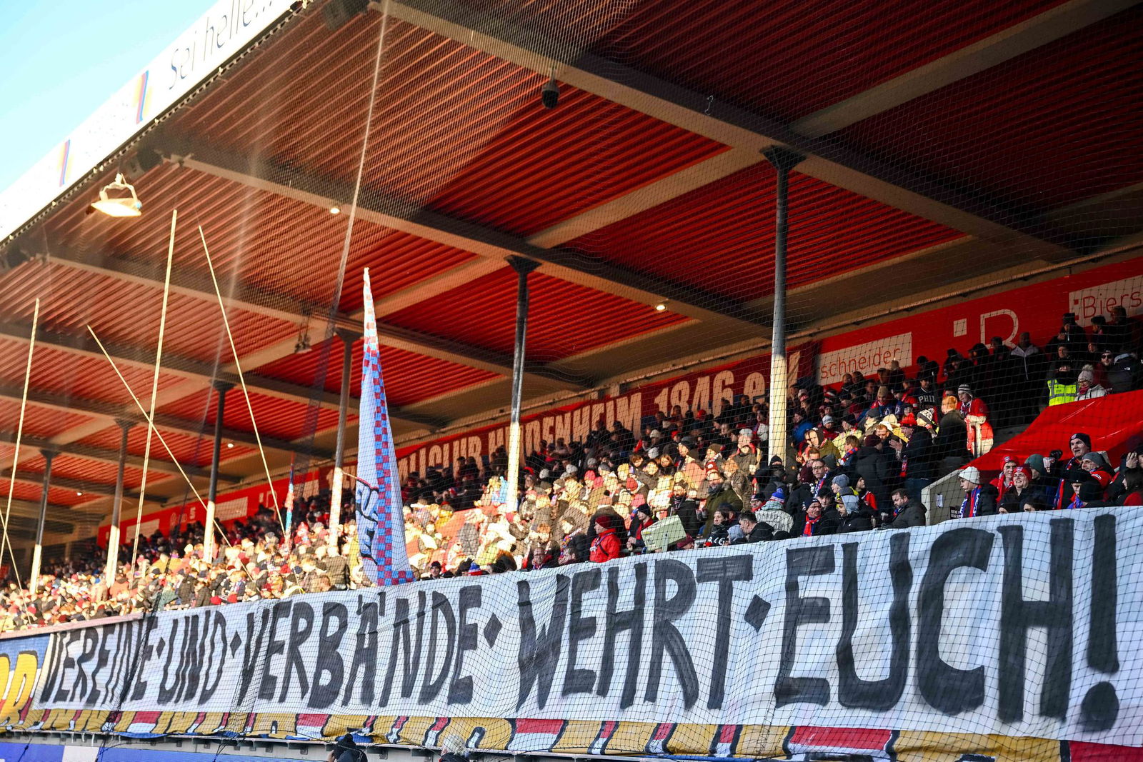 Auch in Heidenheim gab es am Samstag ein Banner vor dem Fanblock. (Archivfoto)