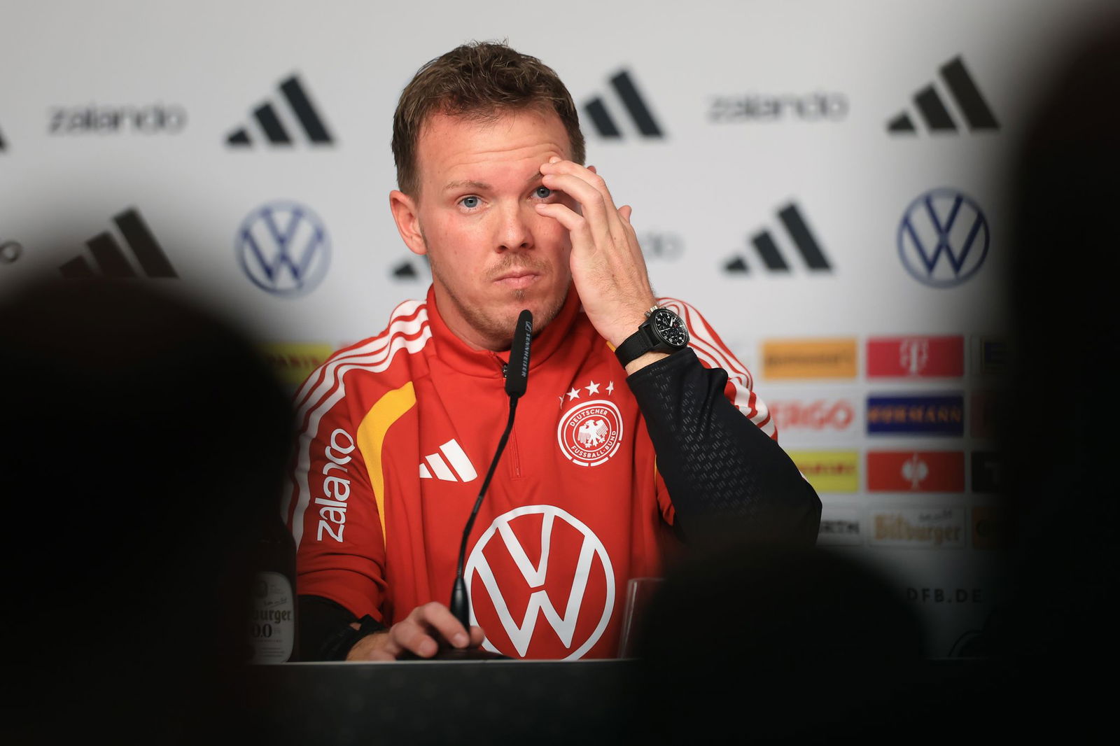 Julian Nagelsmann spricht bei der Pressekonferenz vor dem Slowakei-Spiel. 