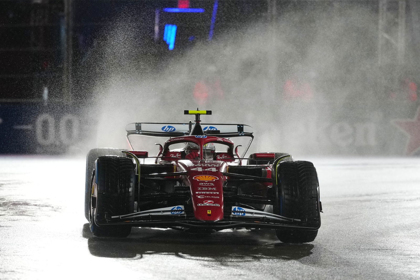 Für Ferrari-Pilot Lewis Hamilton lief gar nichts zusammen, er wurde Letzter. 