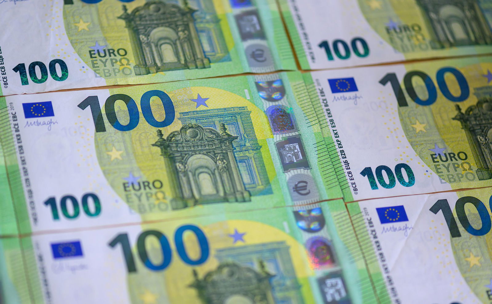 Das Saarland kann mit deutlichen Steuer-Mehreinnahmen rechnen (Symbolbild)