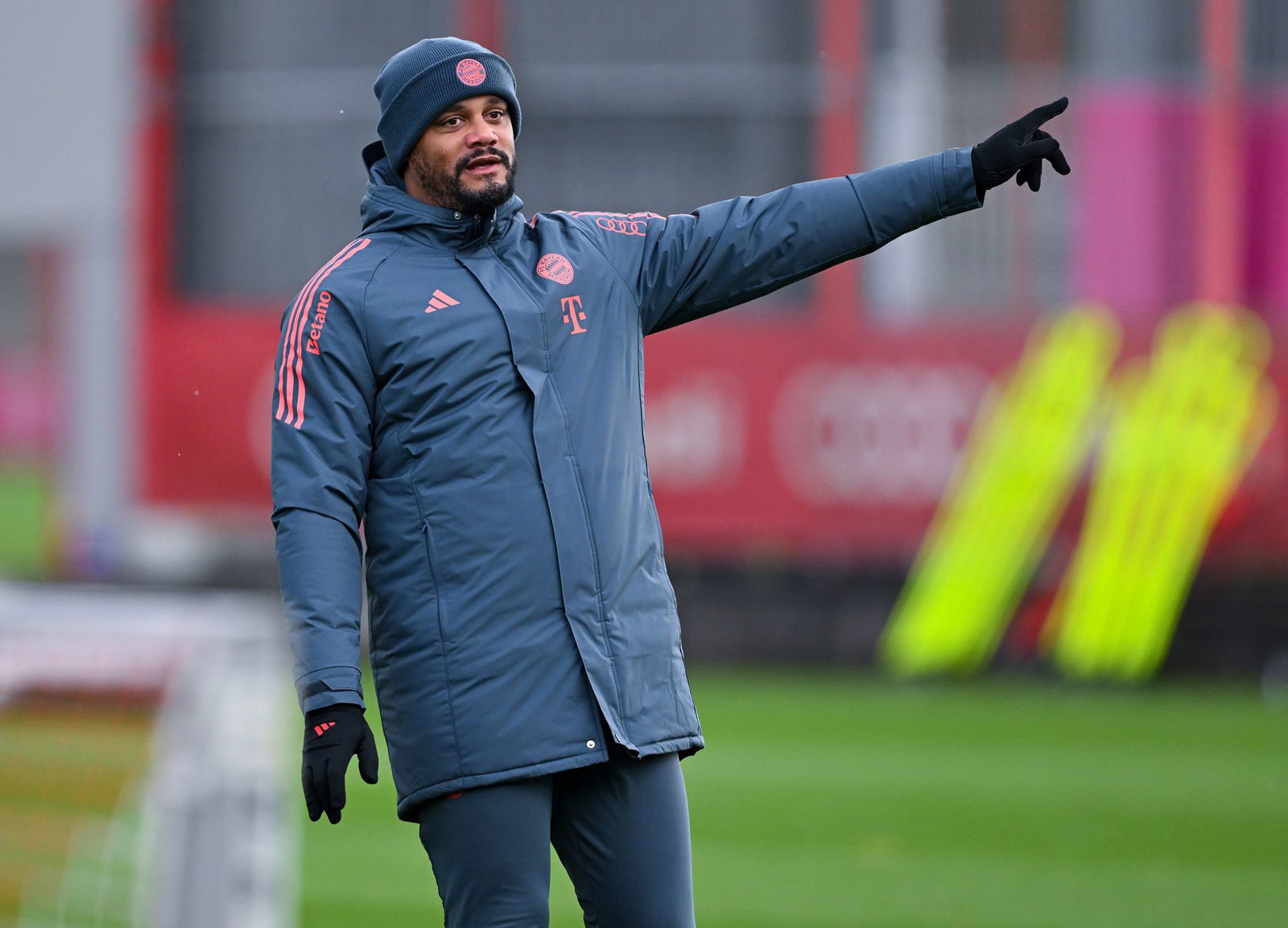 Bayern-Trainer Vincent Kompany geht voller Energie in den Jahresendspurt.