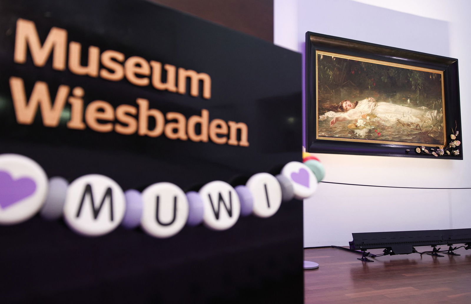 Rund 200 Swift-Fans sind am Sonntagnachmittag zur ersten Swift-Sonderveranstaltung ins Museum Wiesbaden gekommen.