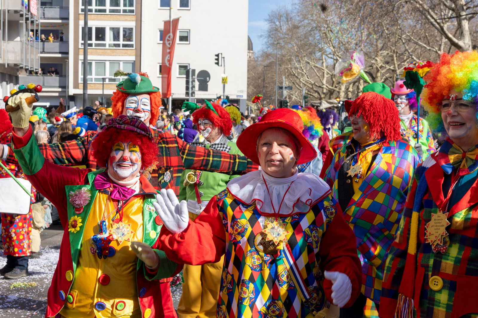 Mit rund 85.000 Euro unterstützt die saarländische Staatskanzlei Karnevalsvereine bei Umzügen. (Archivbild)