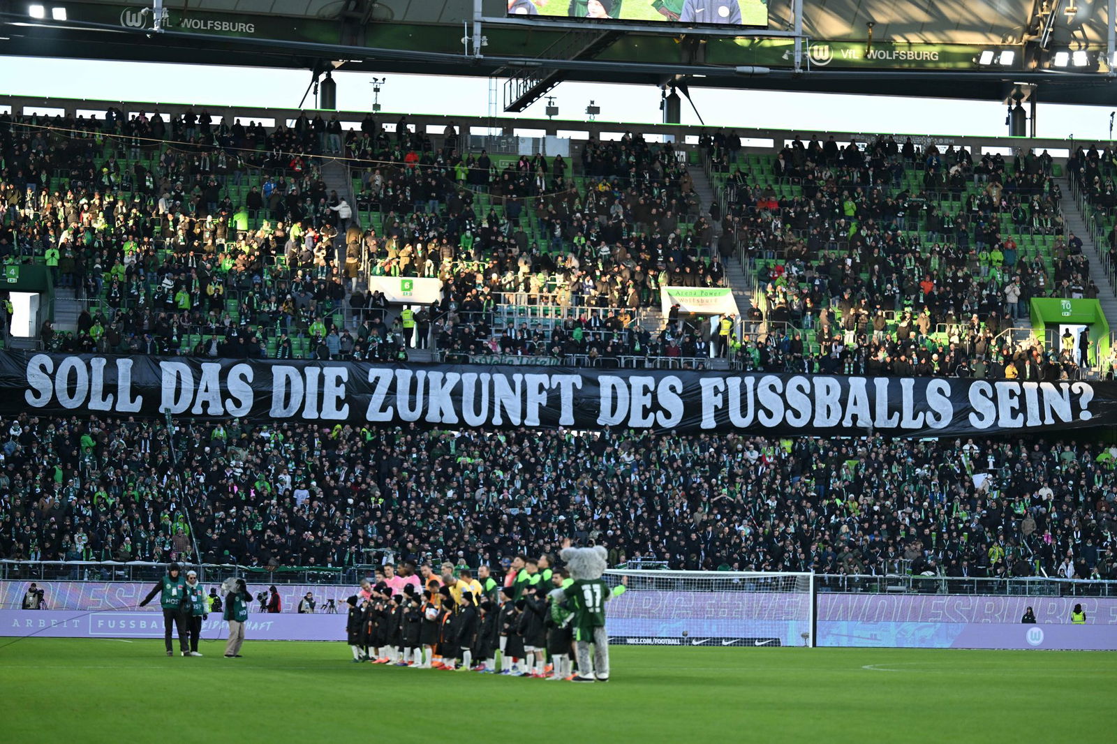 Die organisierten Fans wehren sich gegen geplante Maßnahmen durch die Politik.  