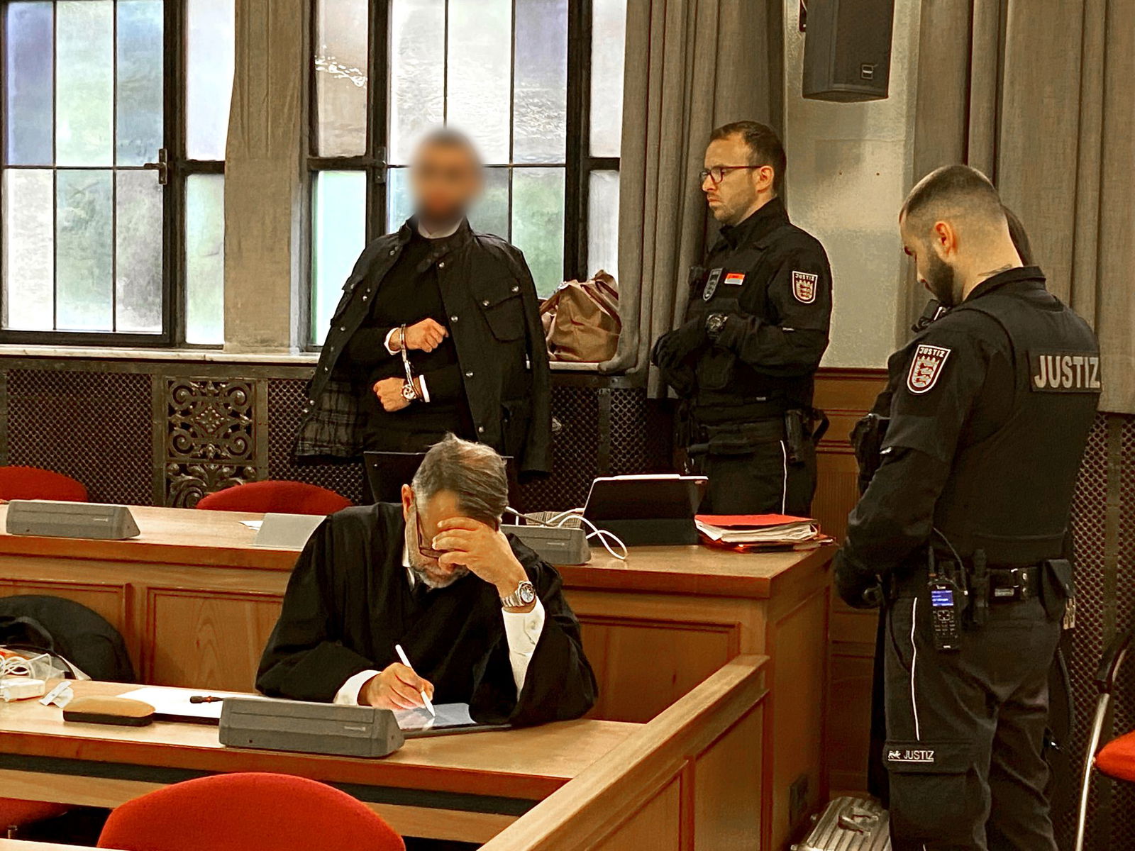 Dem Angeklagten wird unter anderem erpresserischer Menschenraub vorgeworfen. (Archivbild)