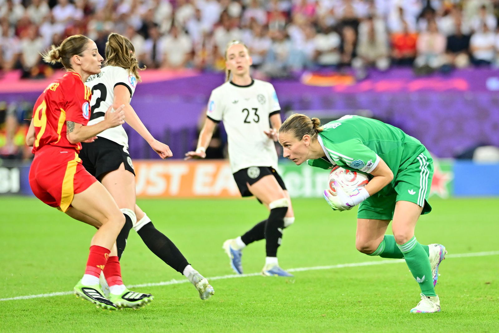 Tragische Torhüterin: Ann-Katrin Berger unterlief bei Spaniens Tor im EM-Halbfinale ein kleiner, aber entscheidender Fehler.
