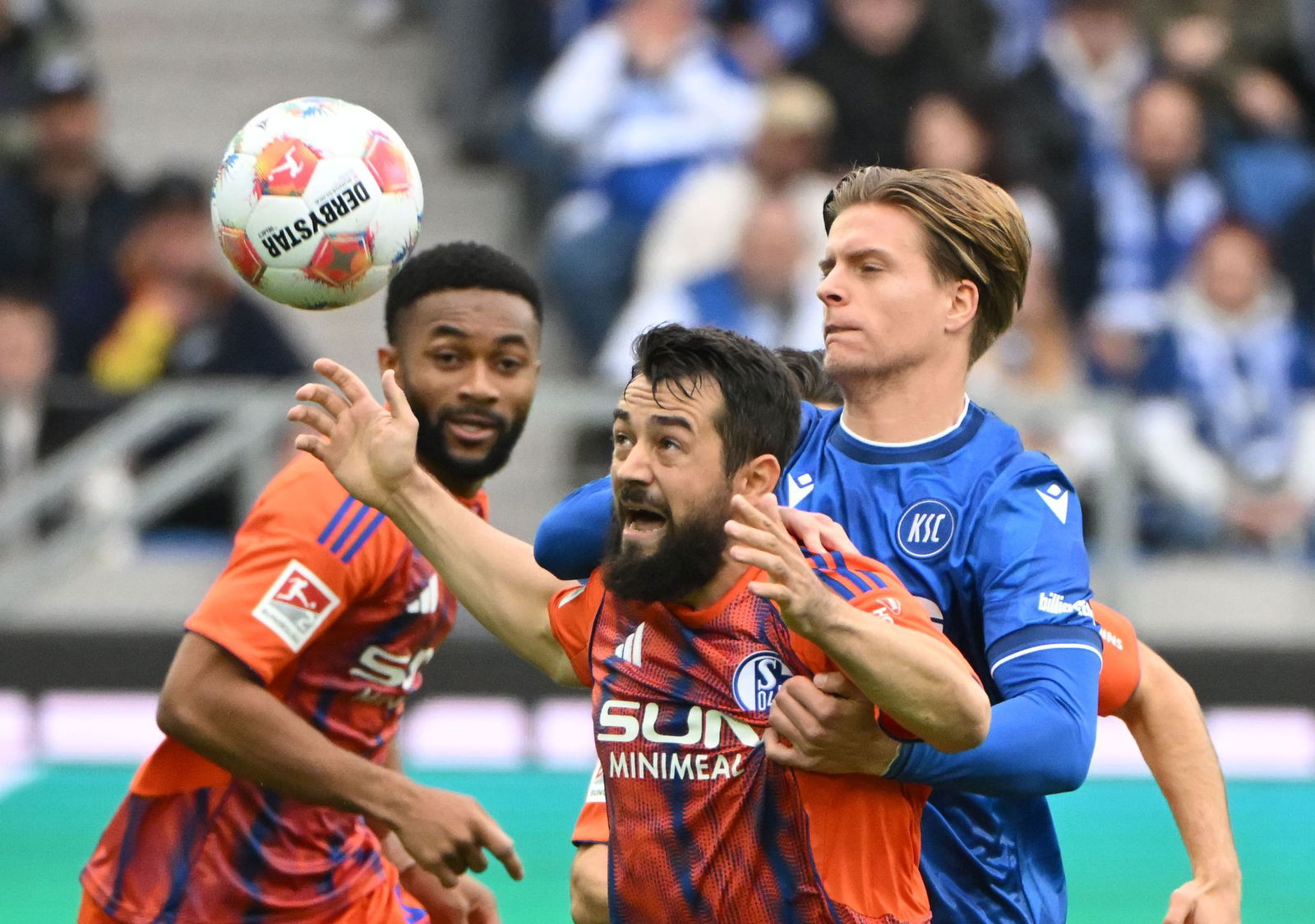  Amin Younes kam zum ersten Punktspieleinsatz der Saison.