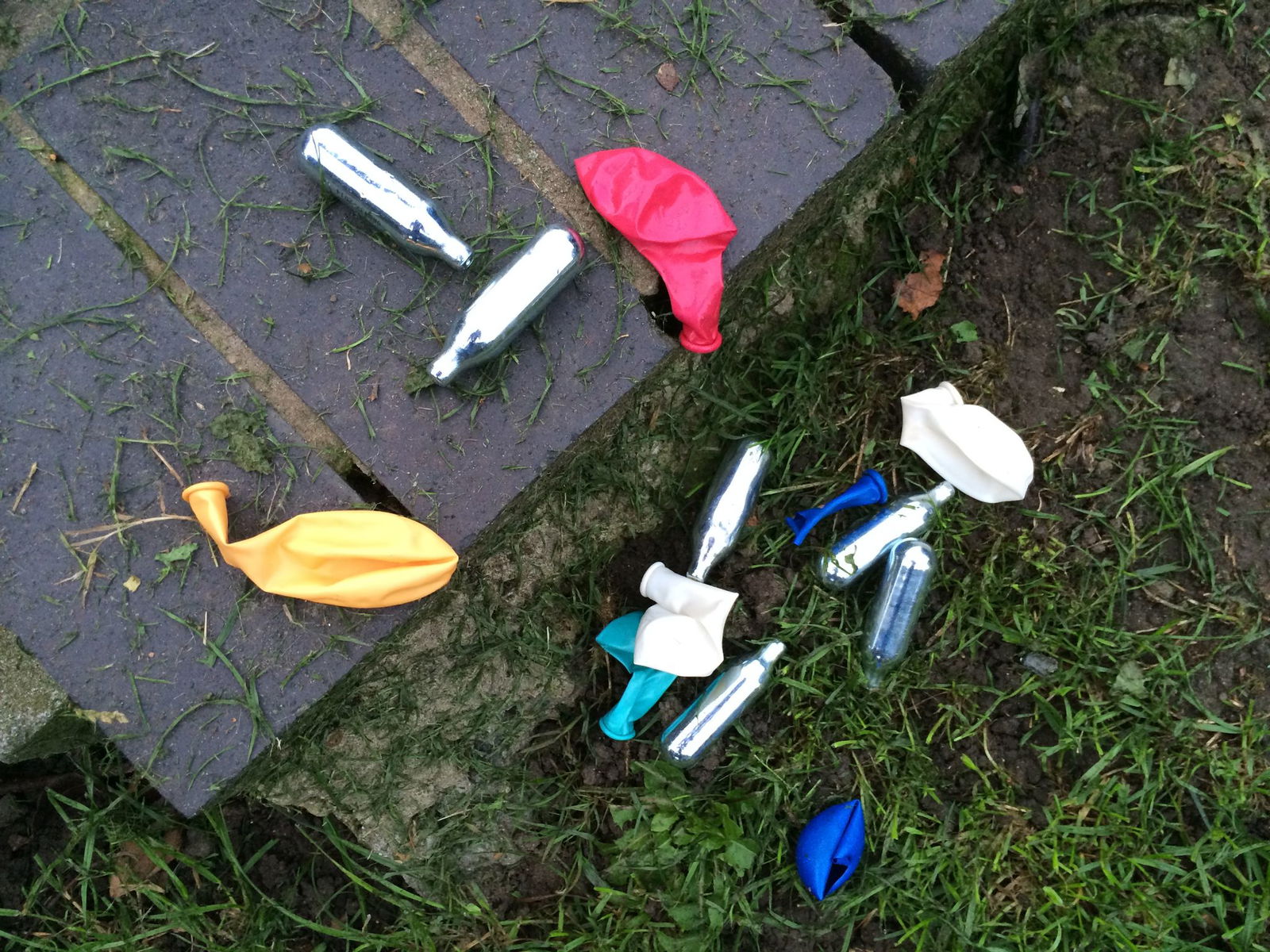 Der Konsum von in Kartuschen verpacktem Lachgas hat in den vergangenen Jahren mehrfach für Schlagzeilen gesorgt, auch drastische Fälle mit schweren gesundheitlichen Folgen gab es. (Archivbild)