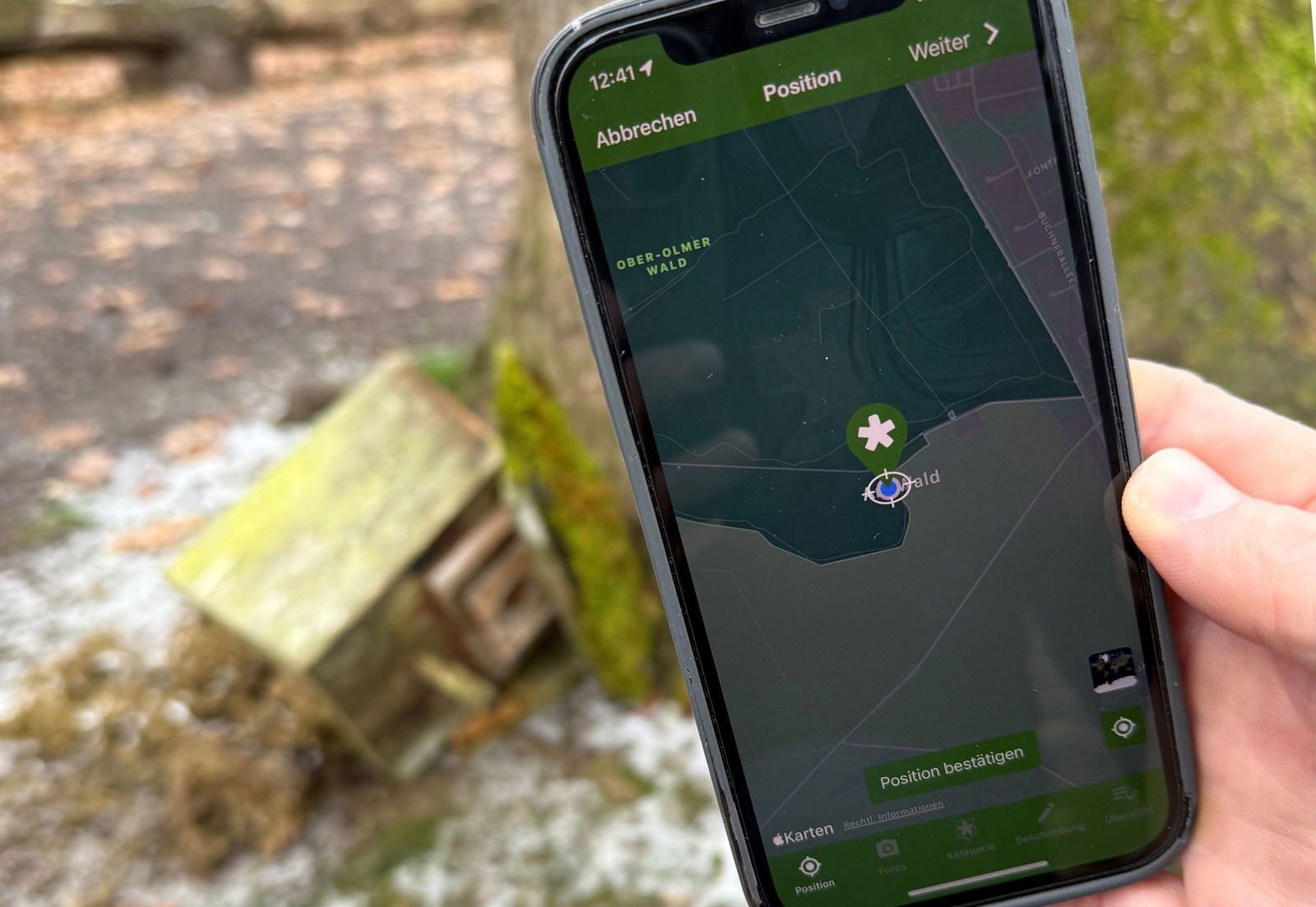 Die App soll schnelle Meldungen vor Ort ermöglichen, wie im Fall eines herabgestürzten Nistkastens für Vögel. 