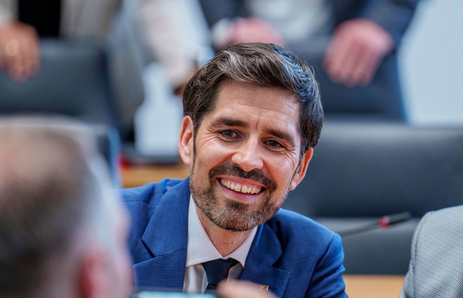 Bildungsminister Sven Teuber (SPD) sieht positive Methoden im Bildungssystem von Kanada. (Archivbild)