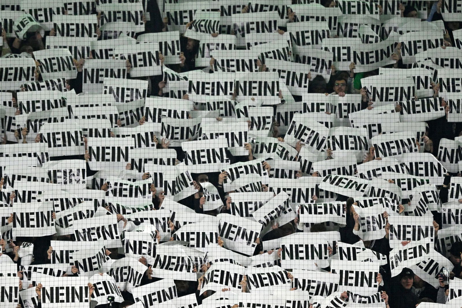 Borussias Fans sagen Nein zu den Plänen der Politik.