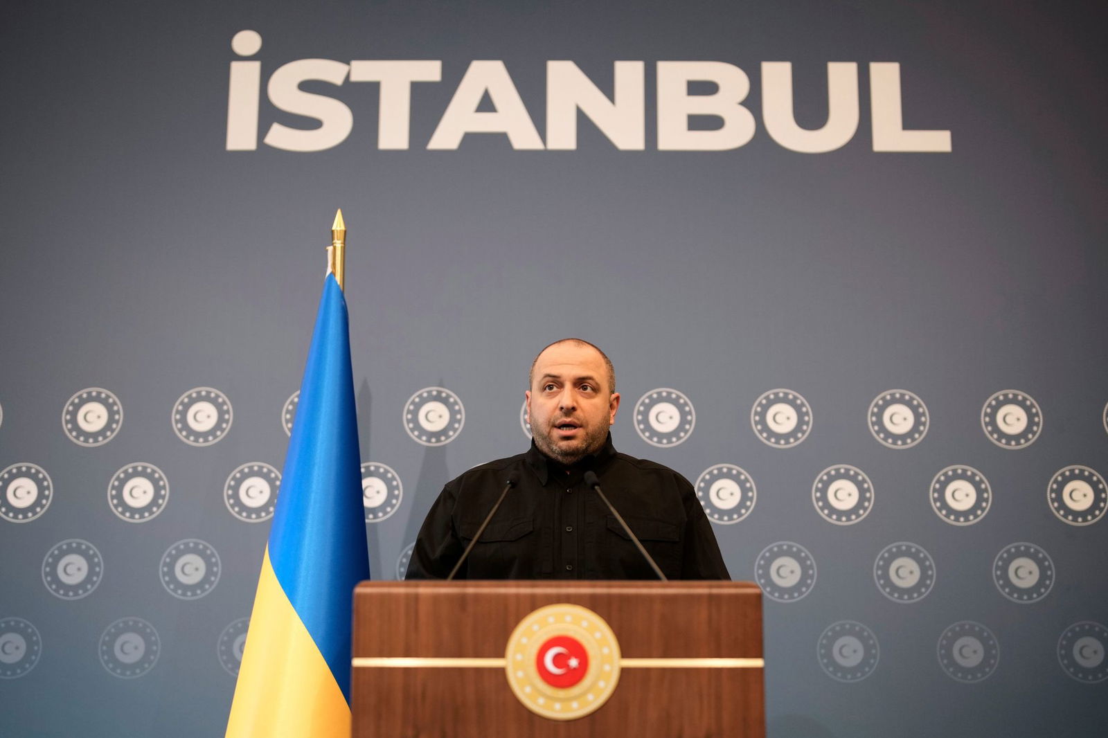 Ex-Verteidigungsminister Rustem Umjerow ist einer der Hauptunterhändler von Kiew und wurde jetzt als Zeuge in einem Schmiergeldskandal vernommen. (Archivbild)