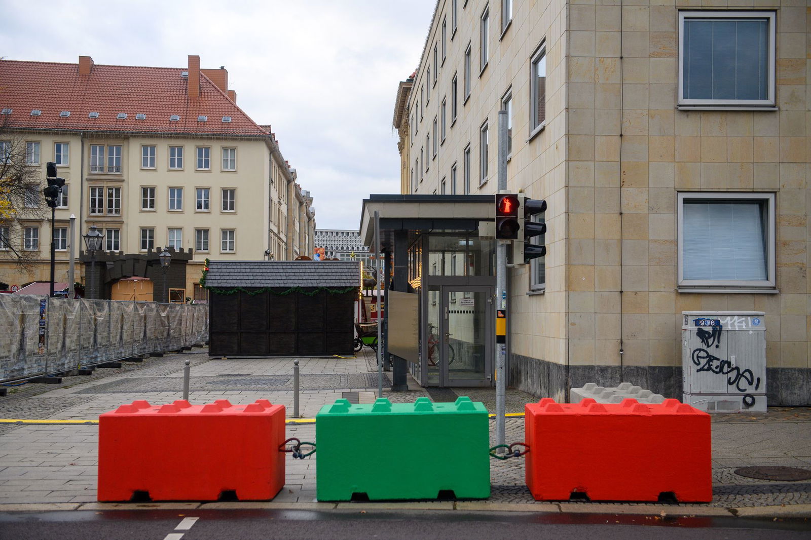 Laut dem Landesverwaltungsamt schaffe der Veranstalter mit dem Weihnachtsmarkt ein potenzielles Anschlagsziel.