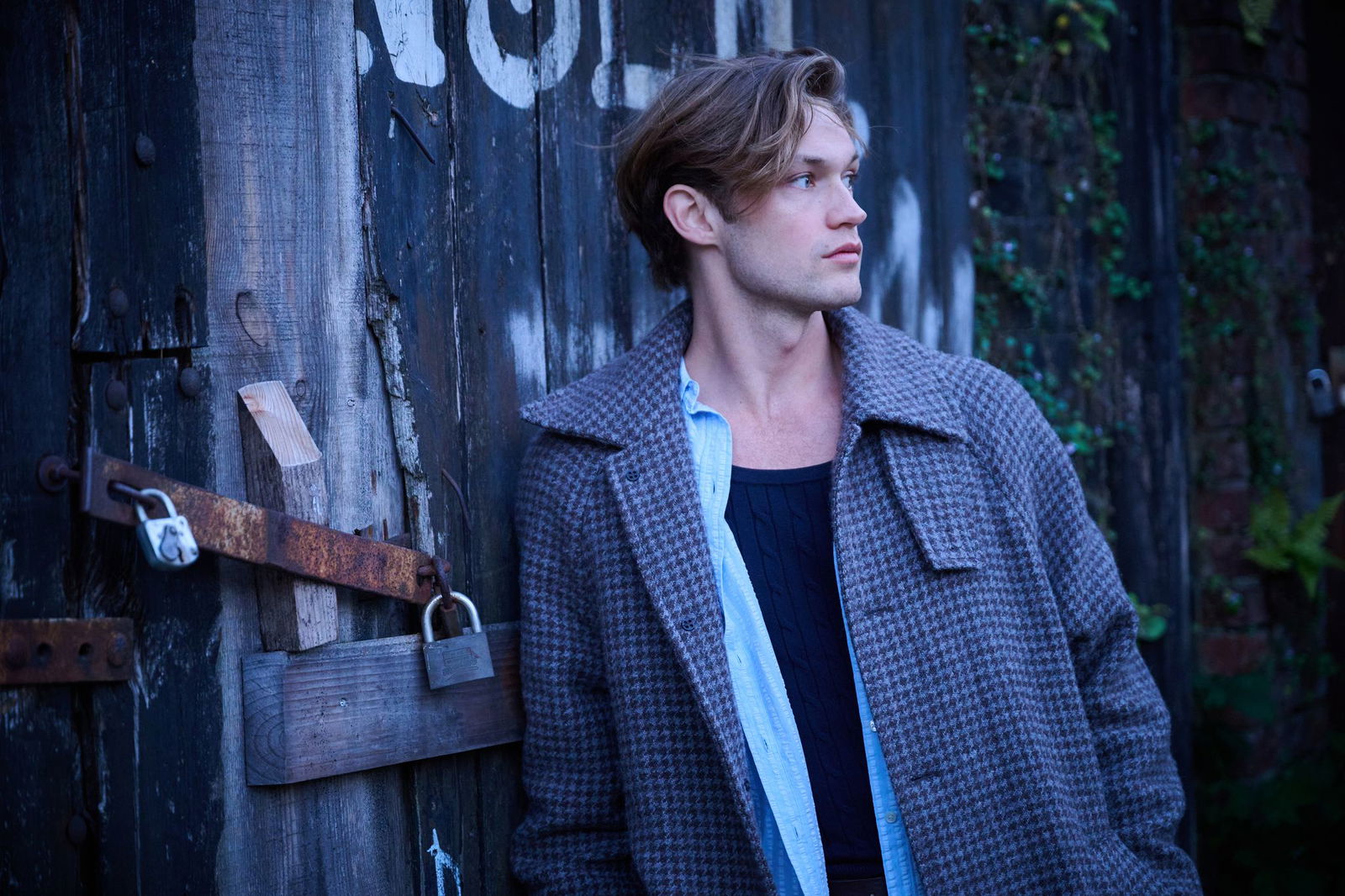 Damian Hardung mag die glamouröse Filmwelt und die nüchterne Wissenschaft.