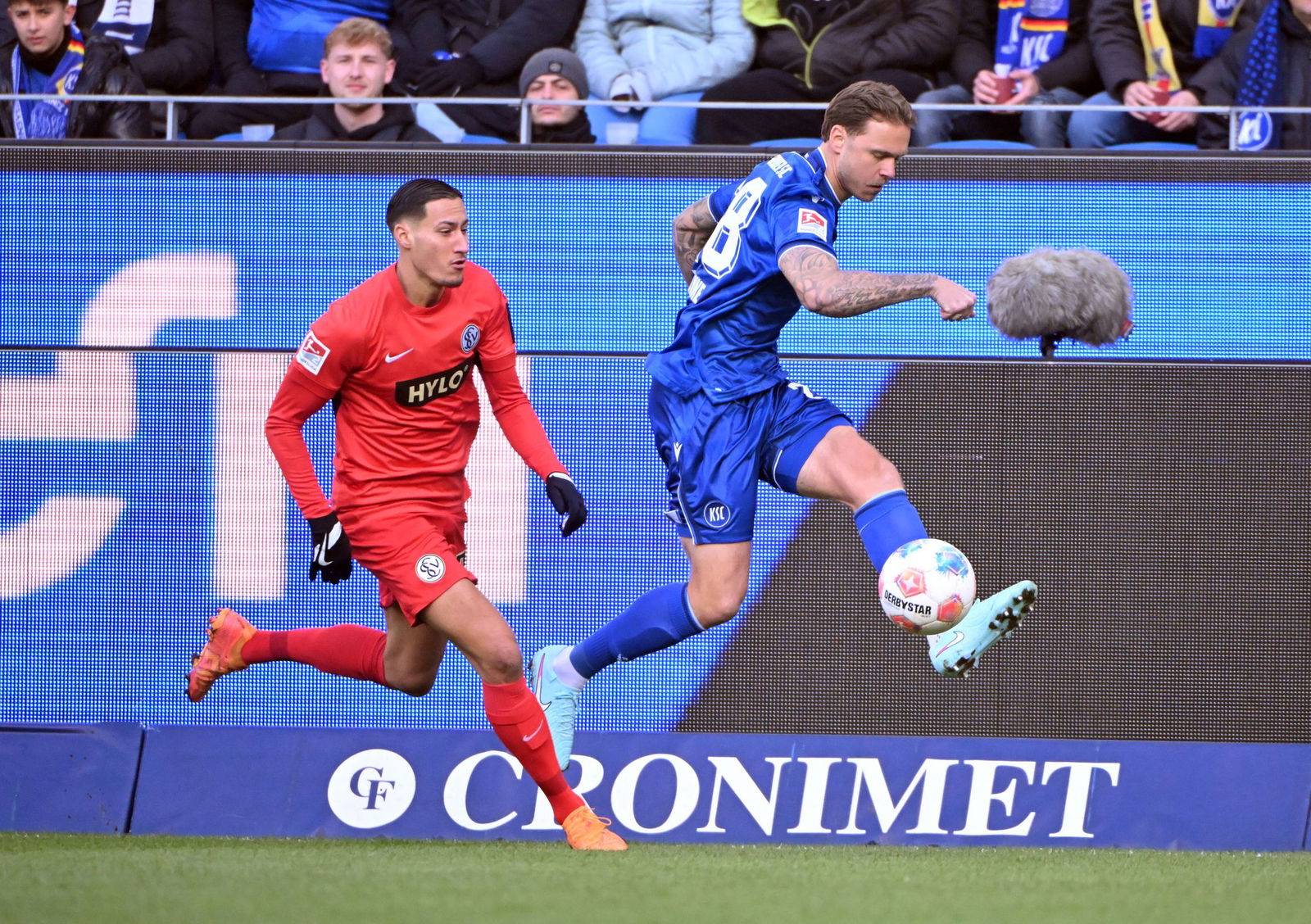 Agierte zuletzt nicht immer glücklich: KSC-Abwehrchef Marcel Franke