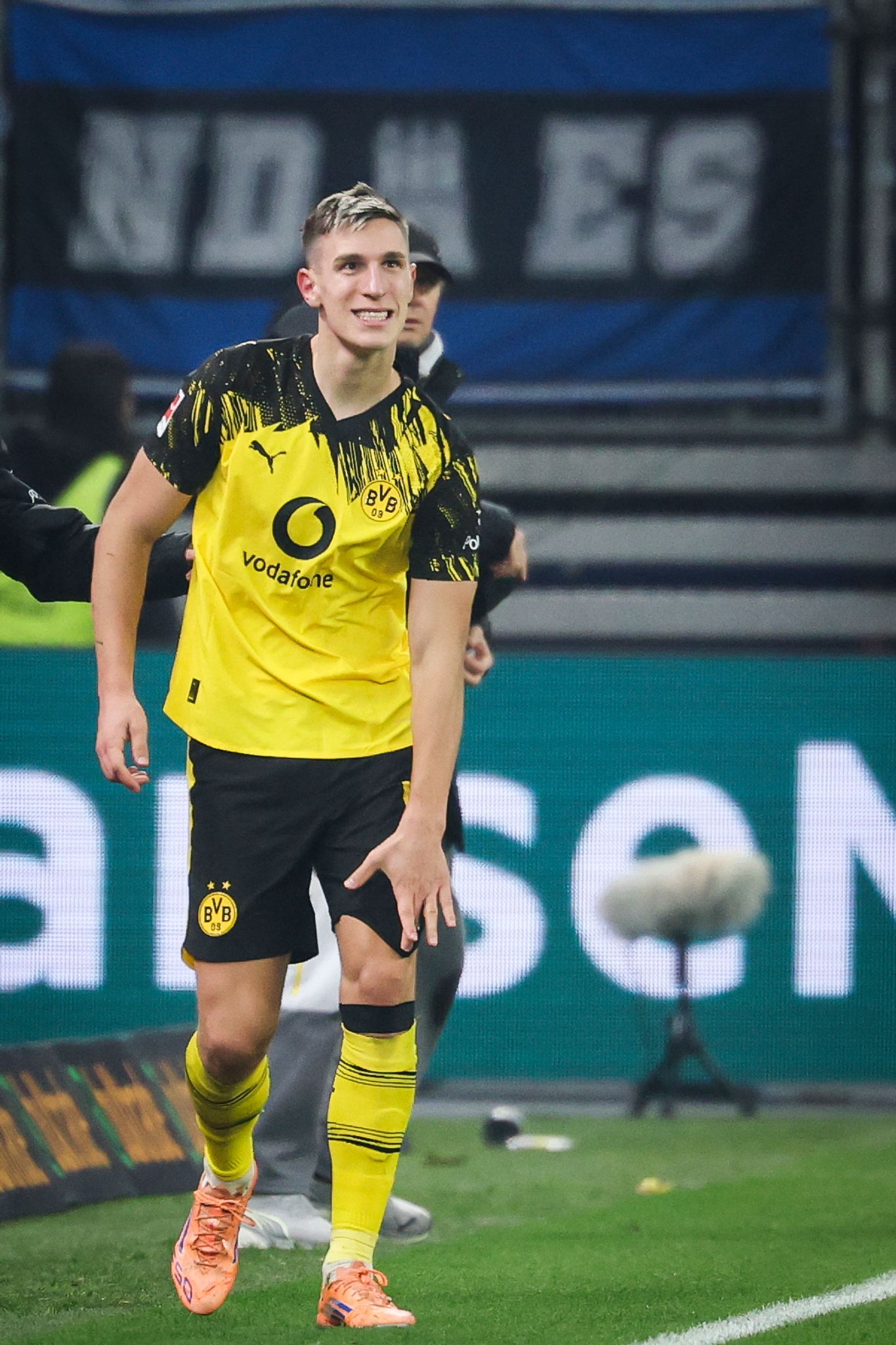 Schlotterbeck verletzt sich gegen den Hamburger SV (Archivbild). 