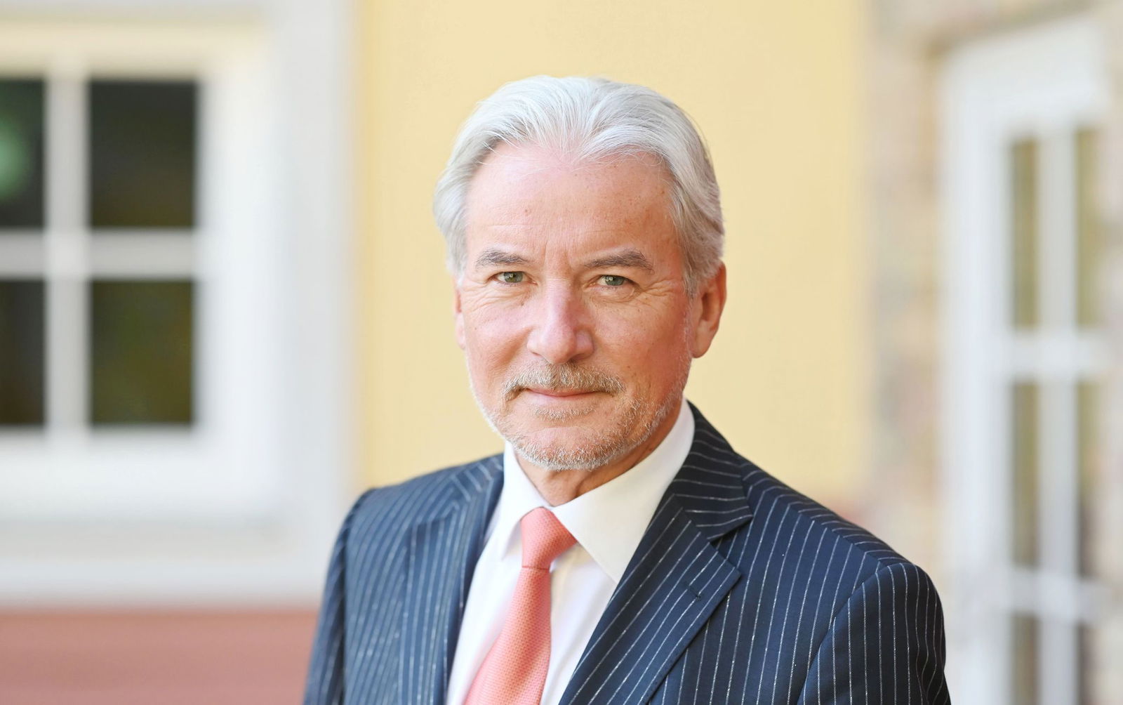 Baden-Badens erkrankter OB hat die Krankschreibung verlängert. (Archivbild)