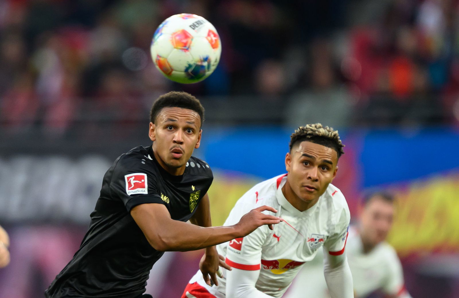  Luca Jaquez (l) hat beim VfB an Bedeutung gewonnen - für die Schweizer Nationalmannschaft fällt er angeschlagen aus.