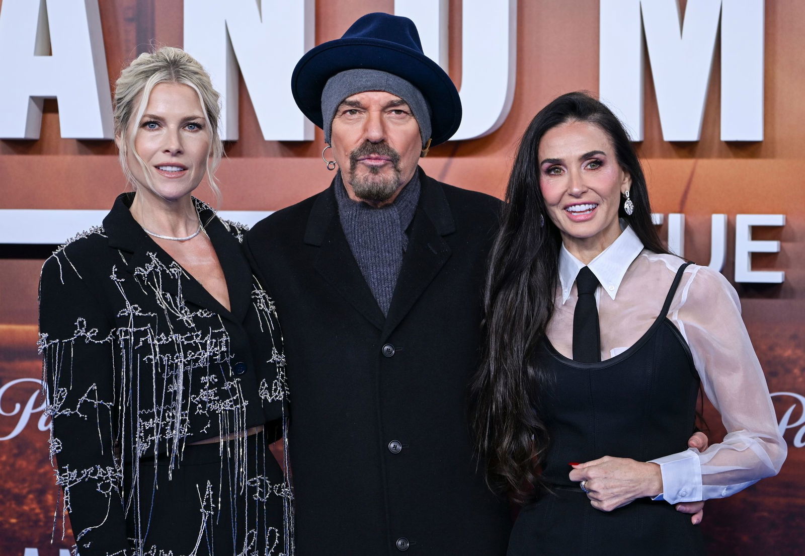 Stellten die neue Staffel der Serie «Landman» in Berlin vor: Ali Larter (v.l.), Billy Bob Thornton und Demi Moore.