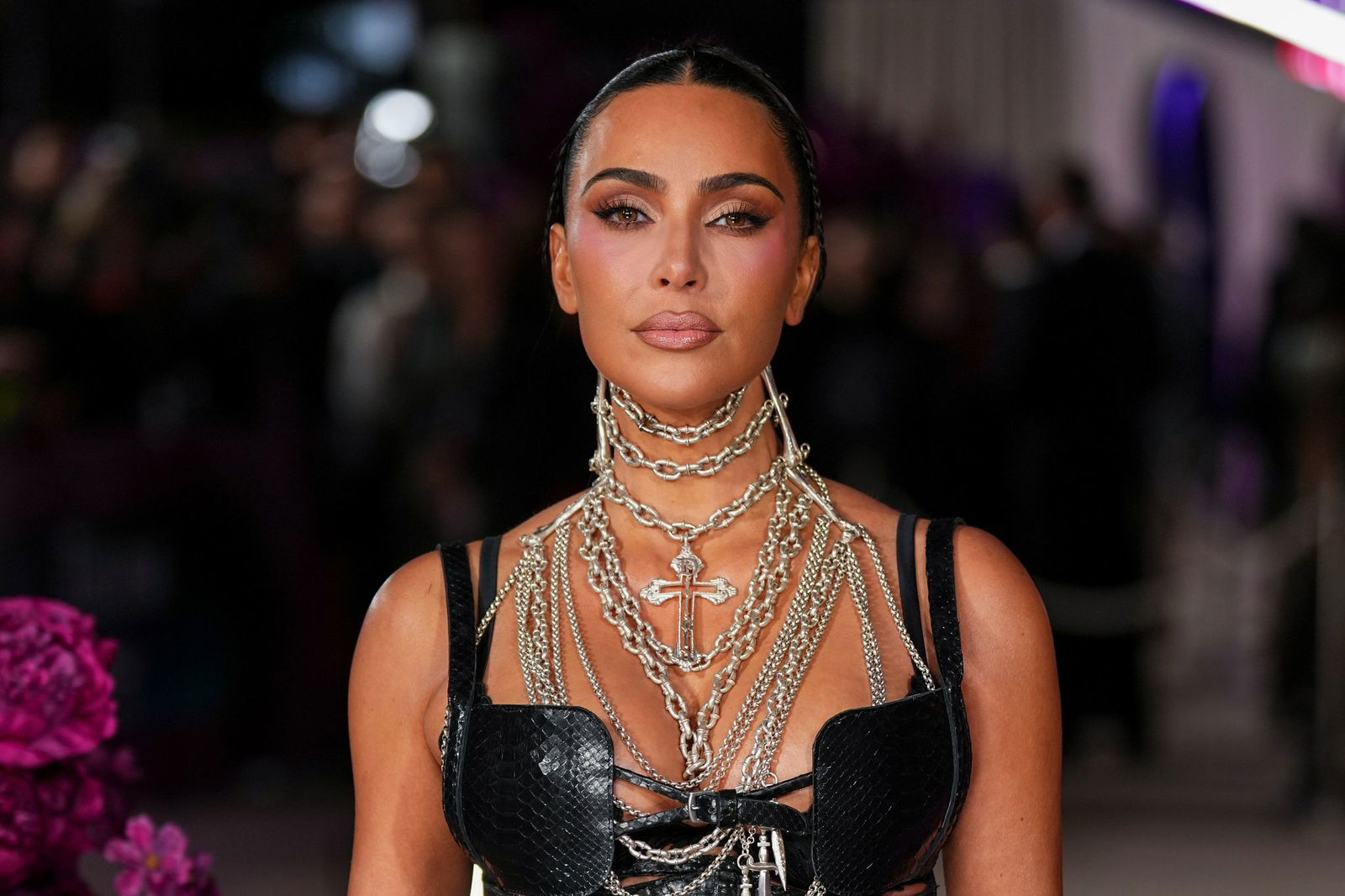In der Serie «All's Fair» spielt Kim Kardashian eine glamouröse Scheidungsanwältin.