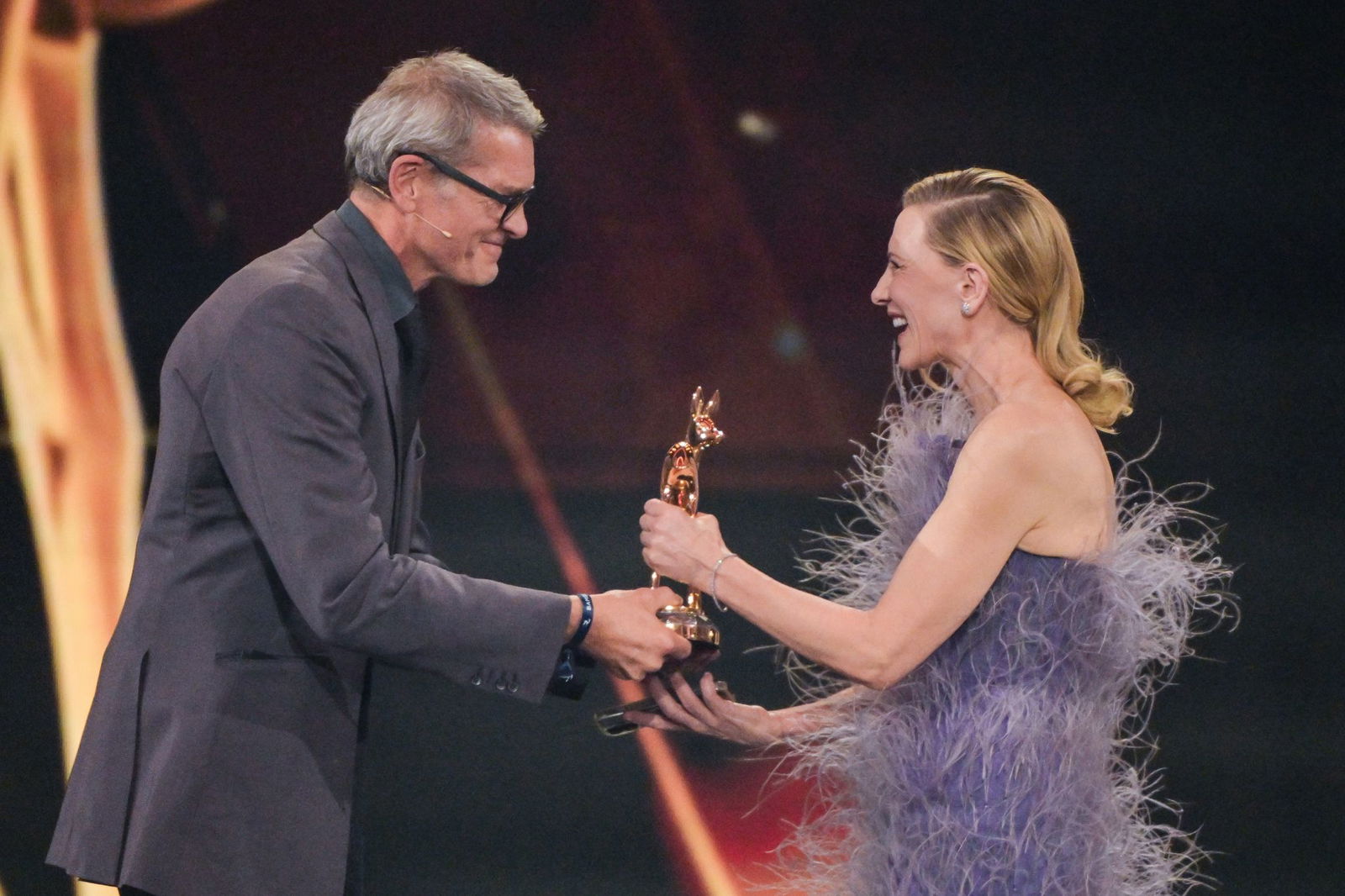 Auch wenn sie ihn nicht verstand, dankte Blanchett Götz Otto für die netten Worte. 