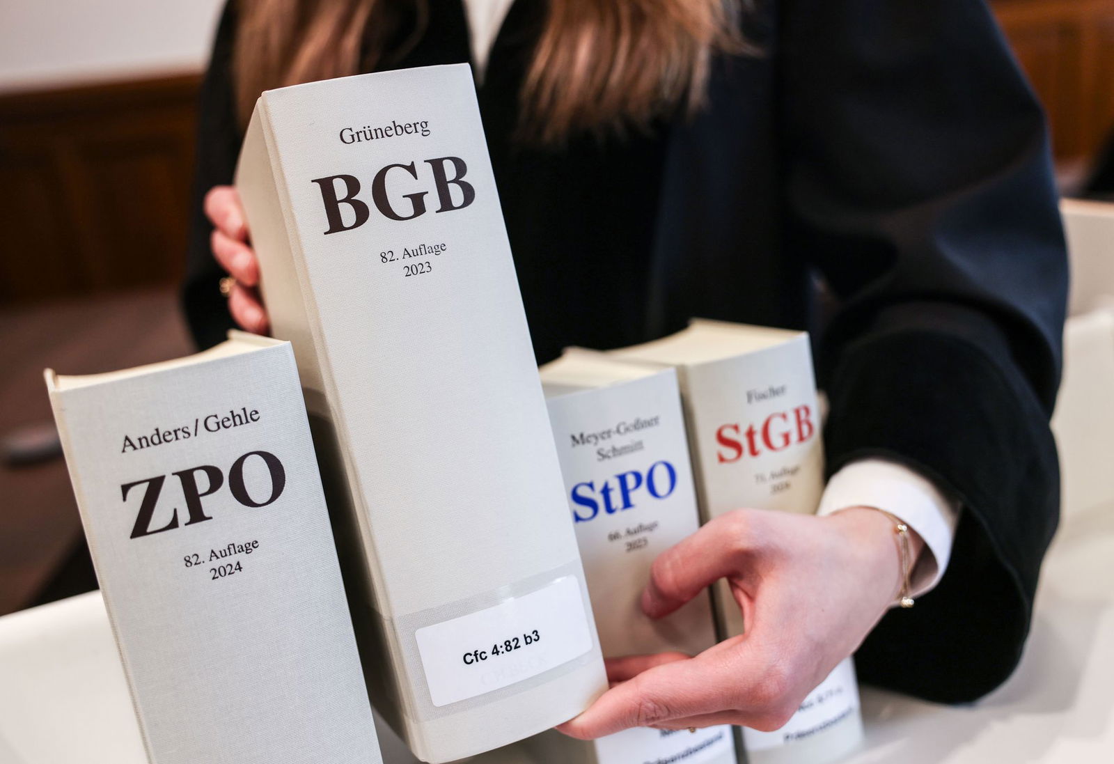 Die verurteilten Kriminellen sind in Baden-Württemberg weiterhin überwiegend Männer. (Archiv)