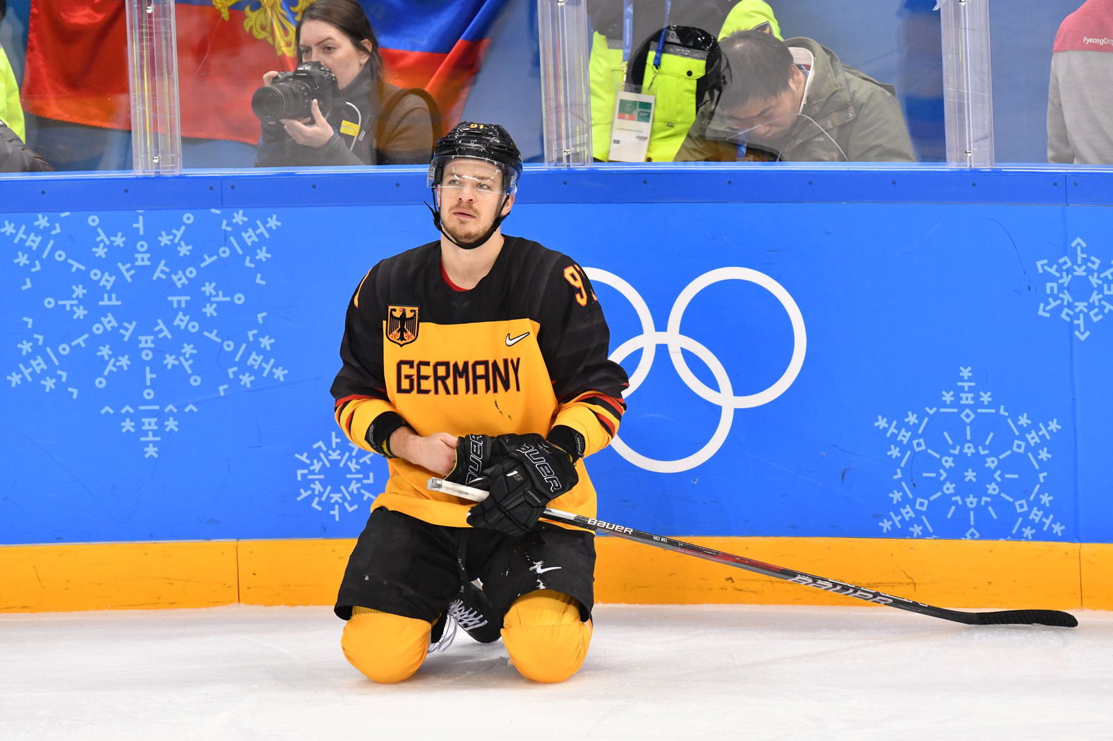 Bekommt der langjährige DEB-Kapitän Moritz Müller noch einmal die Chance, bei Olympia mit NHL-Cracks auf dem Eis zu stehen?