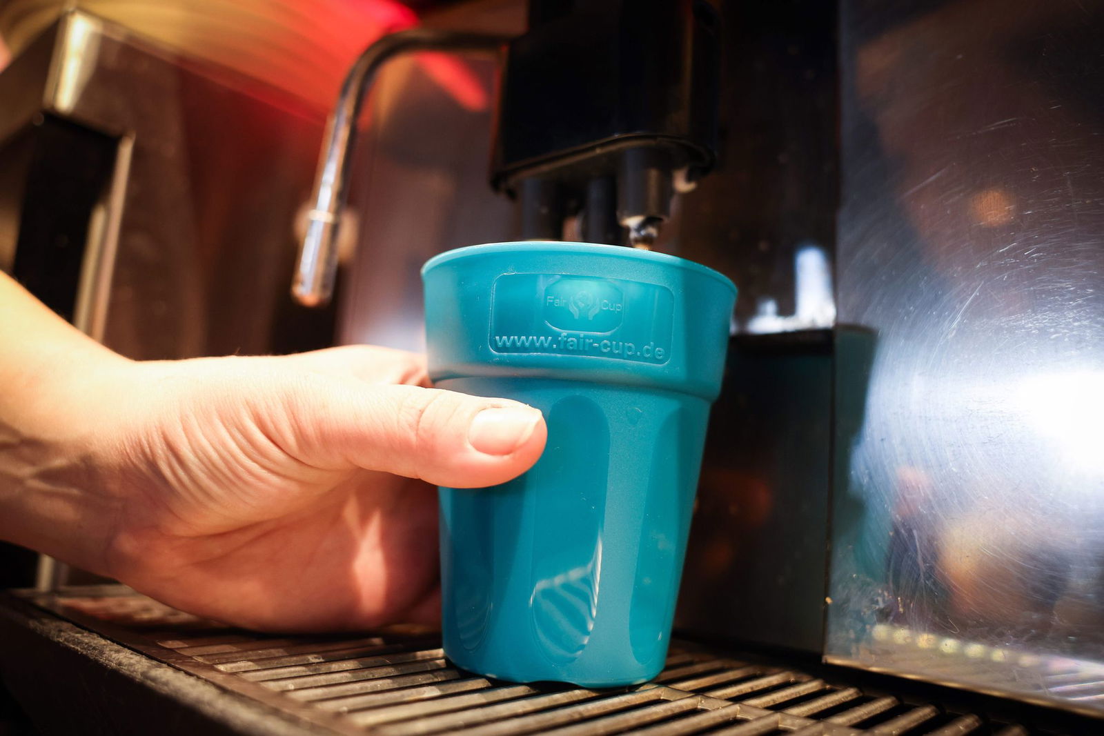 Die rheinland-pfälzische Umweltministerin Katrin Eder (Grüne) bringt bei der Umweltministerkonferenz einen neuen Vorstoß ein für die Mehrwegpflicht beim Außer-Haus-Verzehr von Speisen und Getränken. (Symbolbild)  