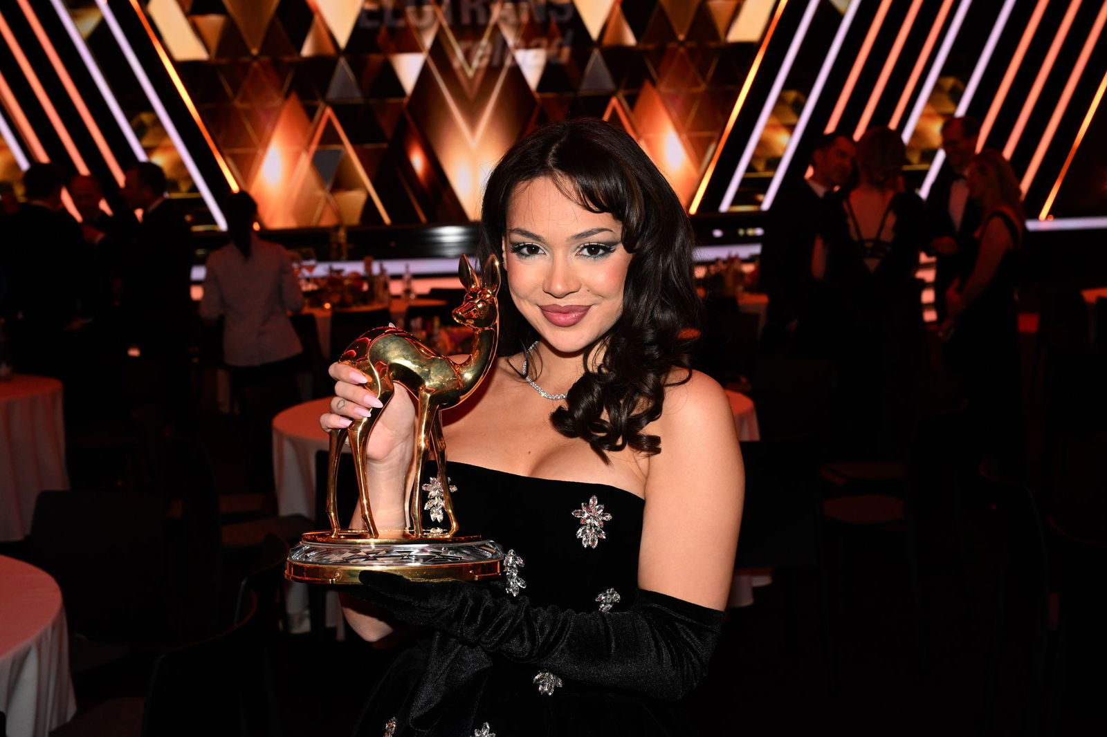 Die 27-jährige Sängerin Ayliva tritt als nationaler Topact beim Glücksgefühle-Festival 2026 auf dem Hockenheimring auf. (Archivbild)