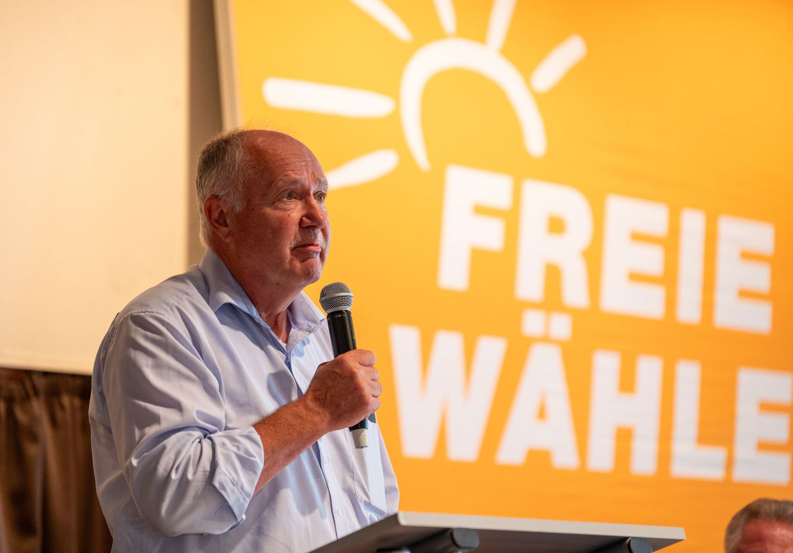 Beim Parteitag in Kordel im September vergangenen Jahres ergriff Alscher das Wort, der parteiinterne Streit trat bei dem Treffen offen zutage. (Archivbild)