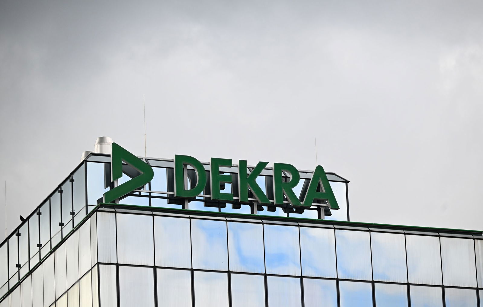 Die Dekra-Führung rechnet mit einem Umsatzplus. (Archivbild)