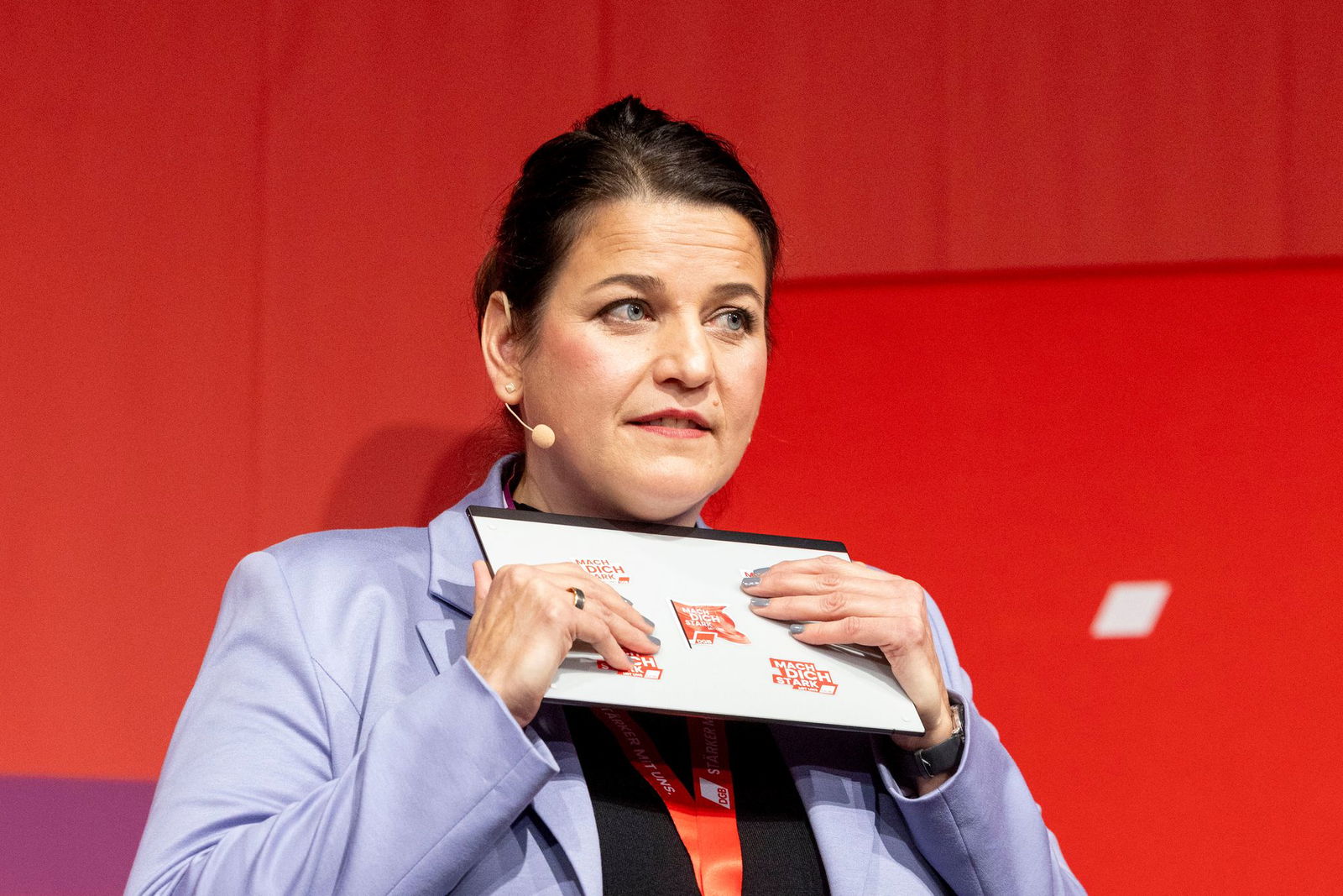 Knapp 99 Prozent der Delegierten stimmten nach DGB-Angaben für die 50-Jährige.