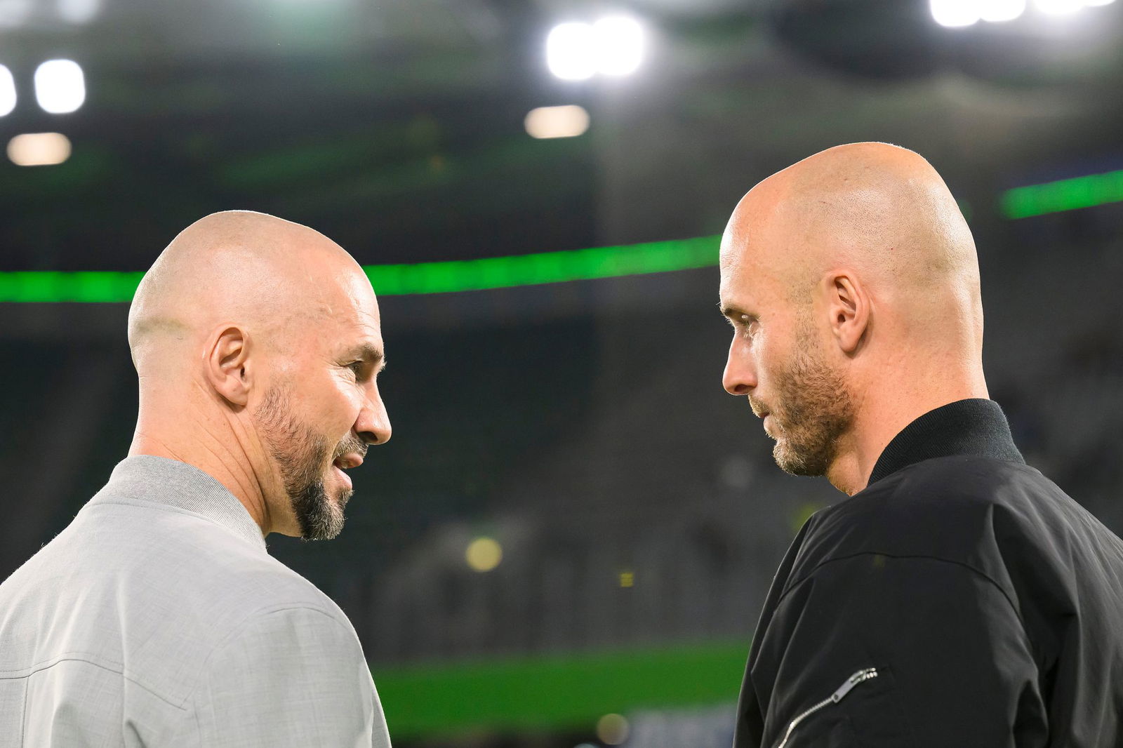 Hoffenheims Trainer Christian Ilzer (l) und sein Wolfsburger Kollege Paul Simonis.