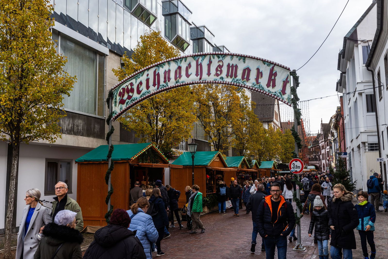 Freiburg ist Frühstarter unter den großen Weihnachtsmärkten. (Archivbild)