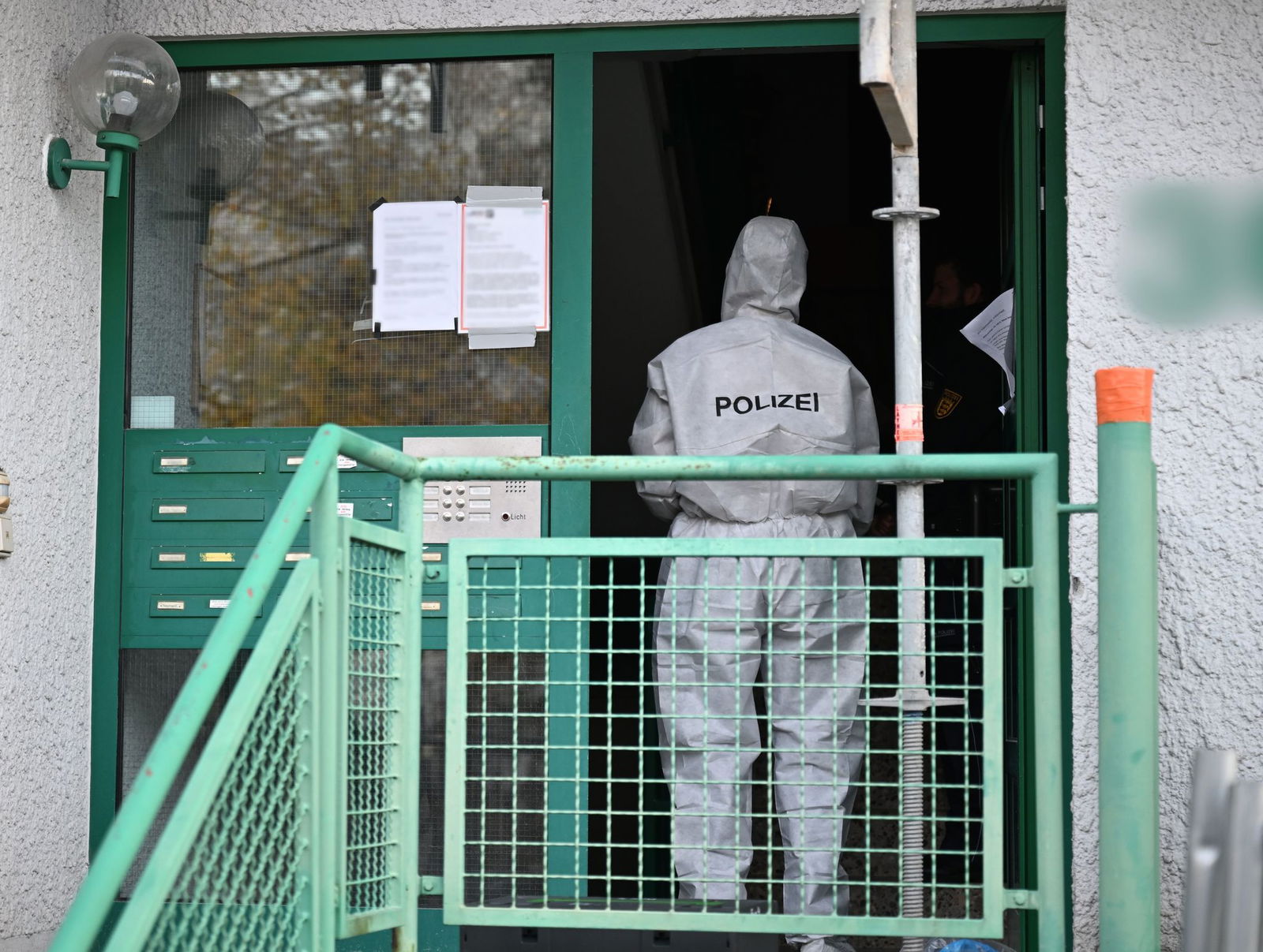 Die drei Toten wurden in einem Haus im Stuttgarter Stadtteil Feuerbach entdeckt. (Archivbild)