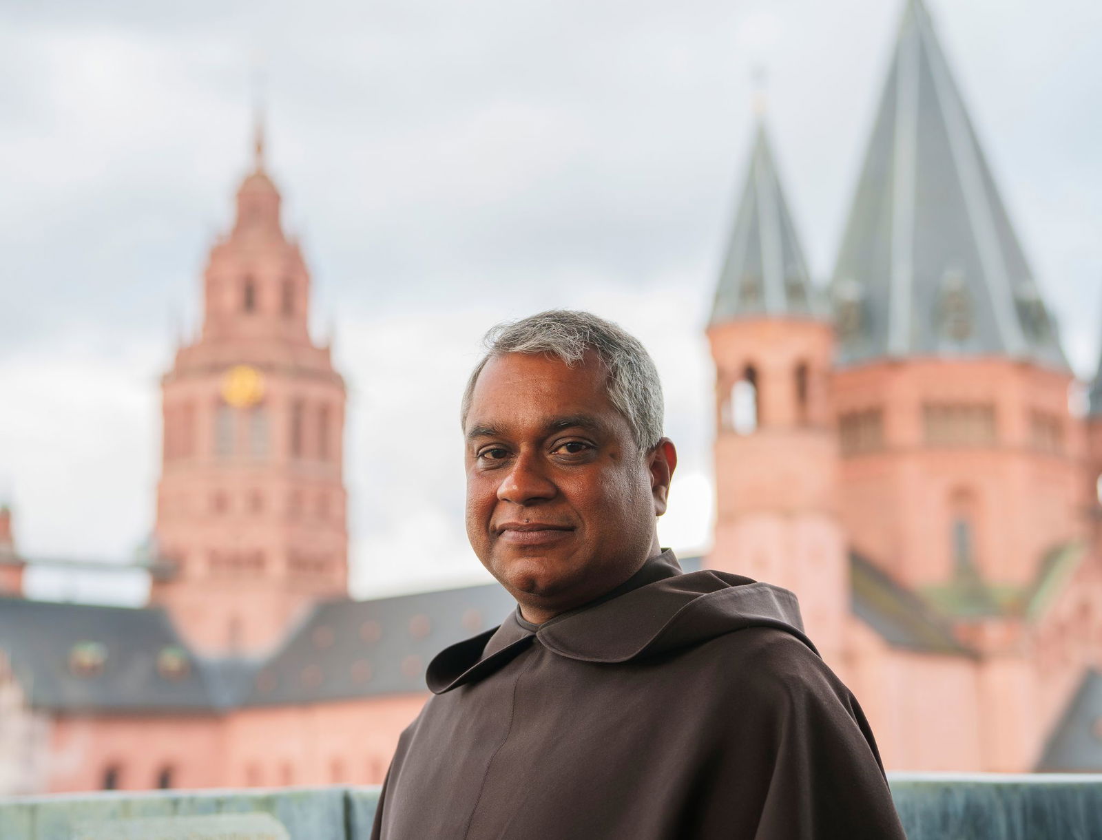 Pater Joshy hat Wurzeln in Indien, er lebt seit über zwanzig Jahren in Deutschland.