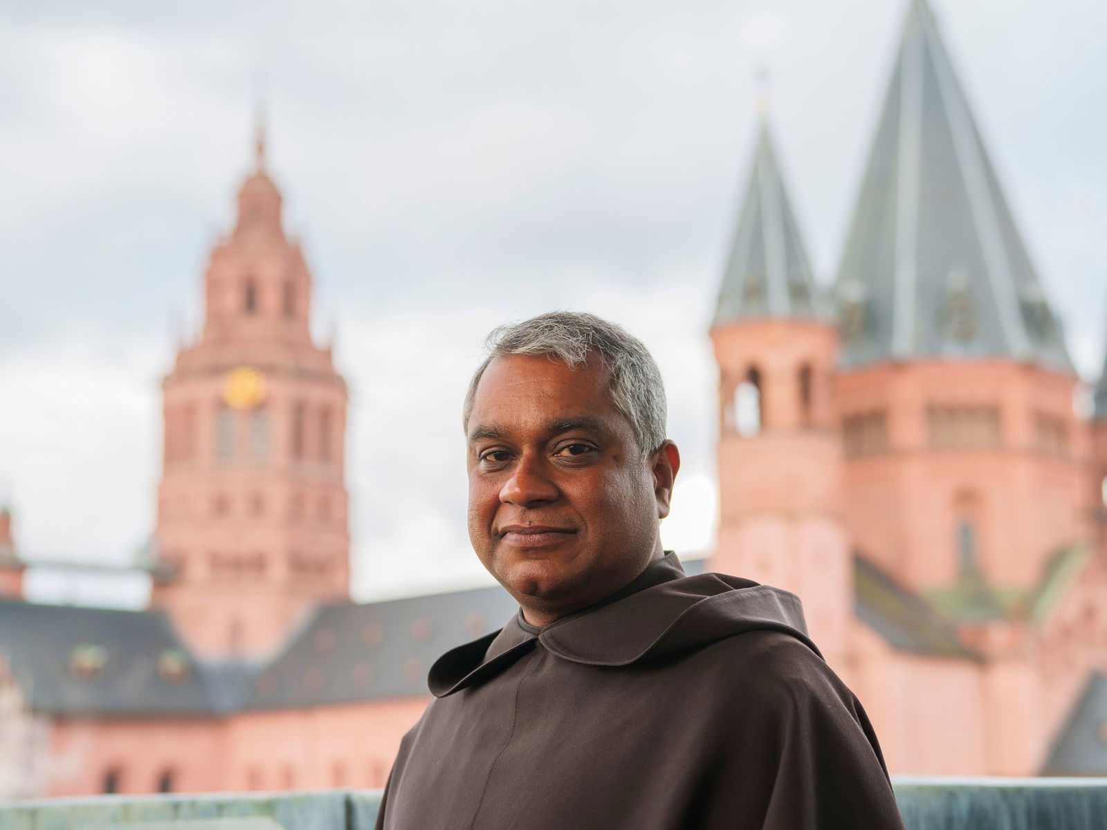 «Fünf-Minuten-Predigten» - Neuer Weihbischof für Mainz | RPR1.