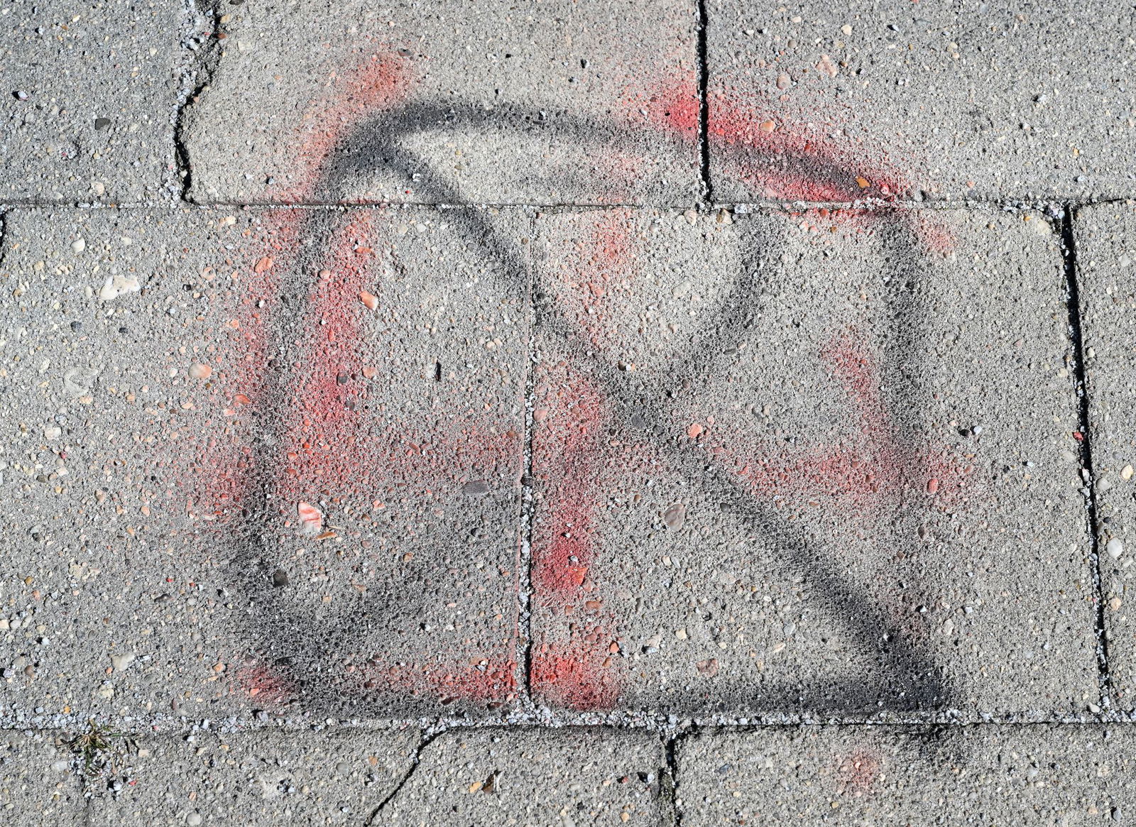 Hakenkreuz und Hitlergruß - rechtsextremistische Vorfälle an Schulen nehmen laut Kultusministerium in Stuttgart zu. (Archivbild)