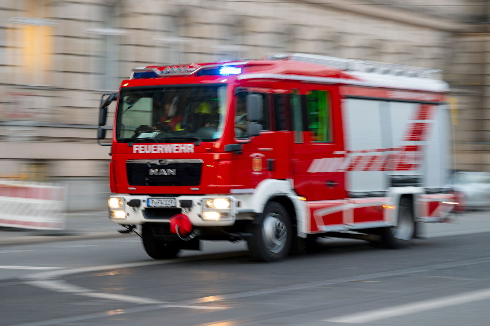 Gerufen wurde die Feuerwehr am Nachmittag, weil vermeintlich deutlich sichtbar Erdgas in einem Keller austreten würde. (Symbolbild)
