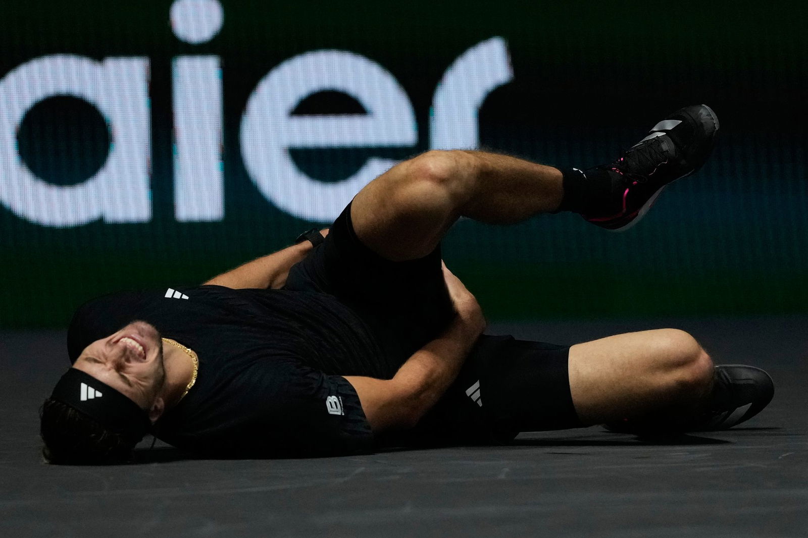 Alexander Zverev stürzte während des Matches.