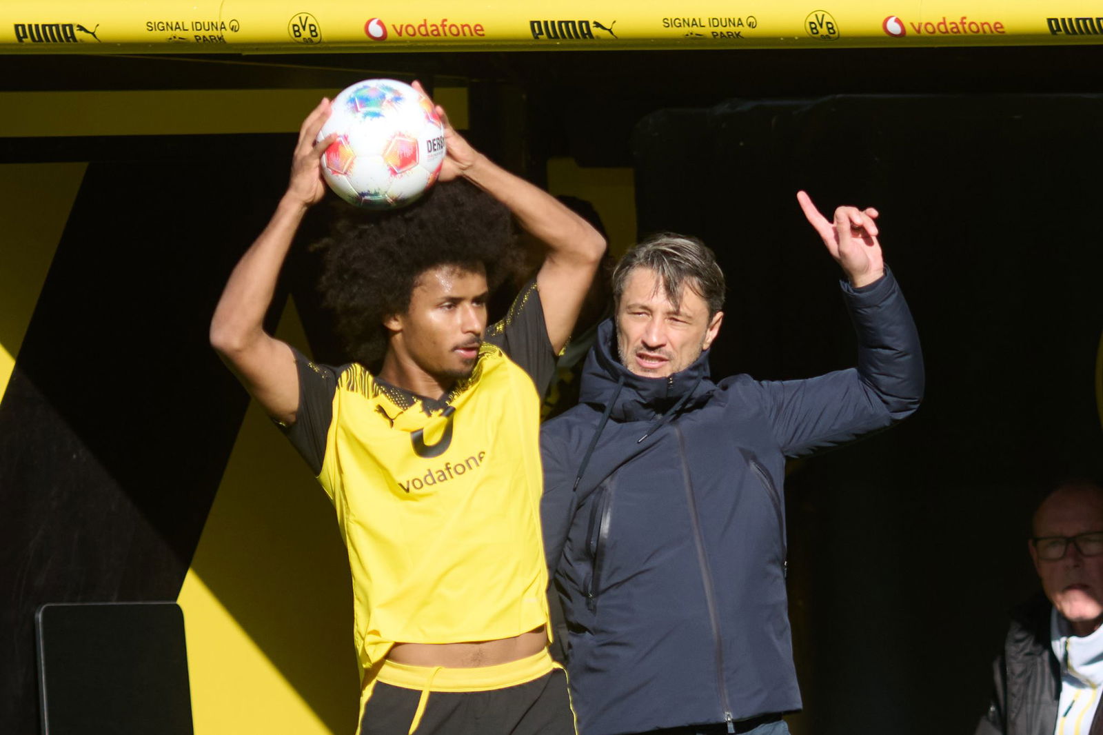 BVB-Coach Niko Kovac steht weiter hinter seinem Stürmer Karim Adeyemi. (Archivbild)