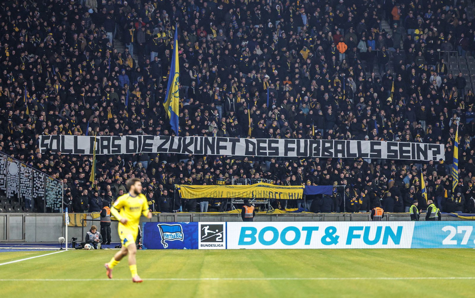 Fans von Eintracht Braunschweig haben protestiert.