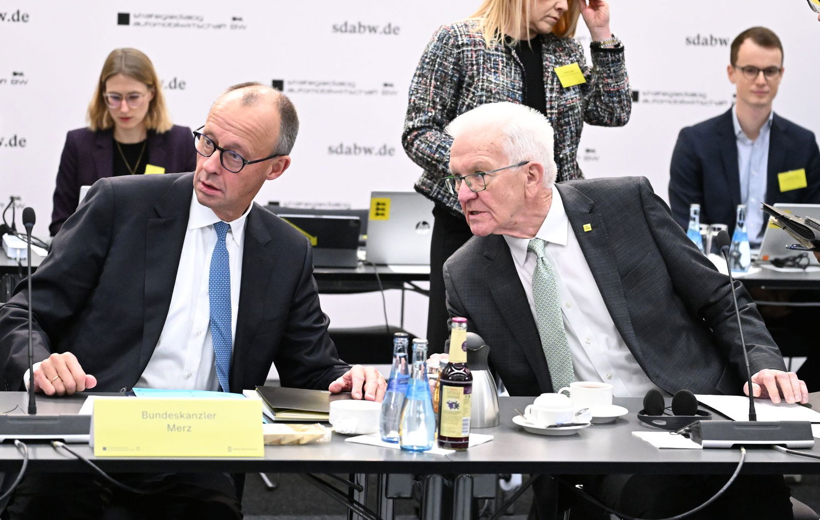 Merz nahm am Mittwoch bei einem Strategiedialog zur Autoindustrie in Stuttgart teil.