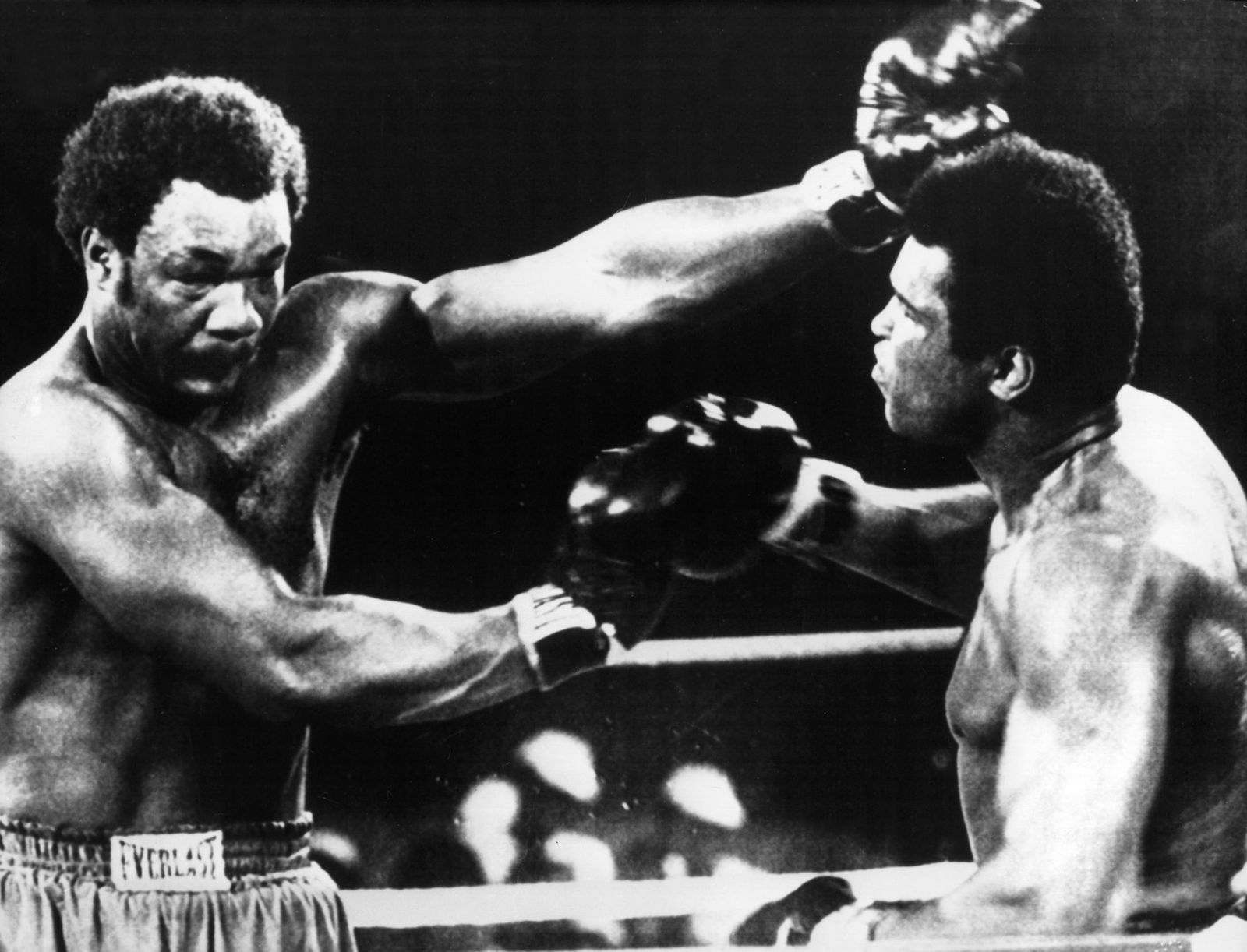 Der ehemalige US-Profiboxer George Foreman ist im Alter von 76 Jahren gestorben. (Archivbild)