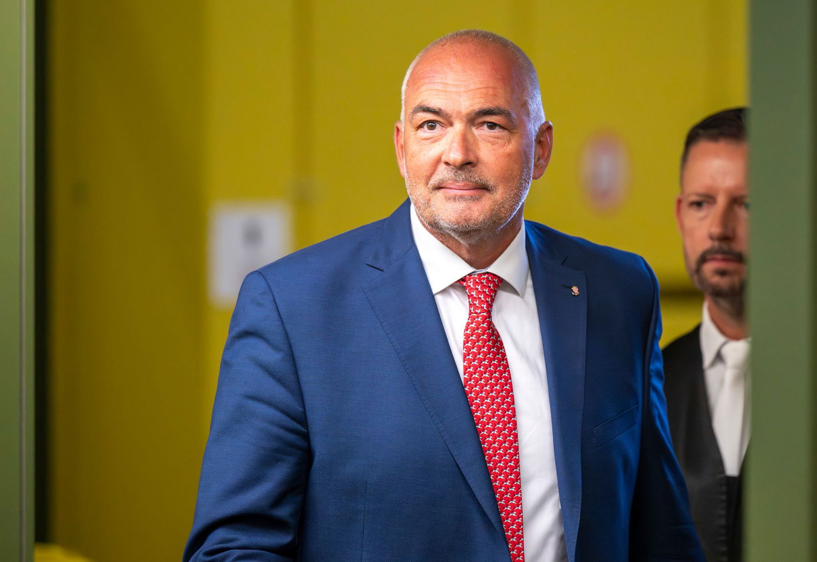 Fischer muss sich wegen des Vorwurfs der Bestechlichkeit vor dem Oberlandesgericht verantworten. (Archivbild)