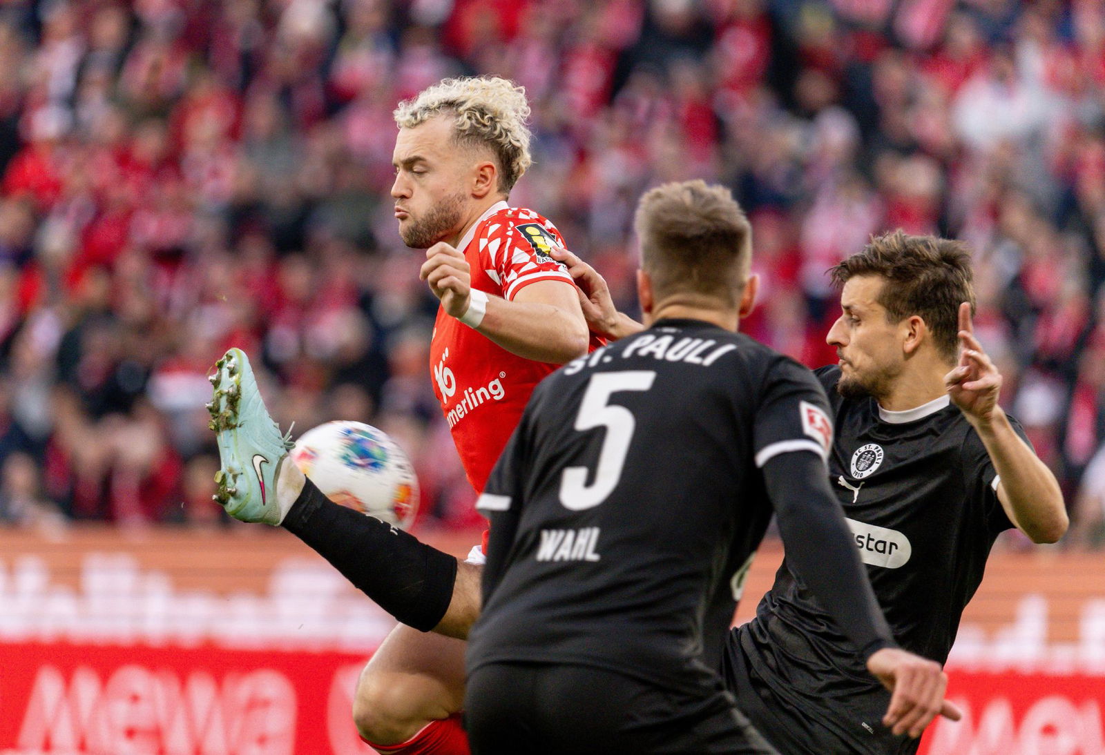 Lieferten sich ein umkämpftes Kellerduell: Mainz 05 und der FC St. Pauli. 