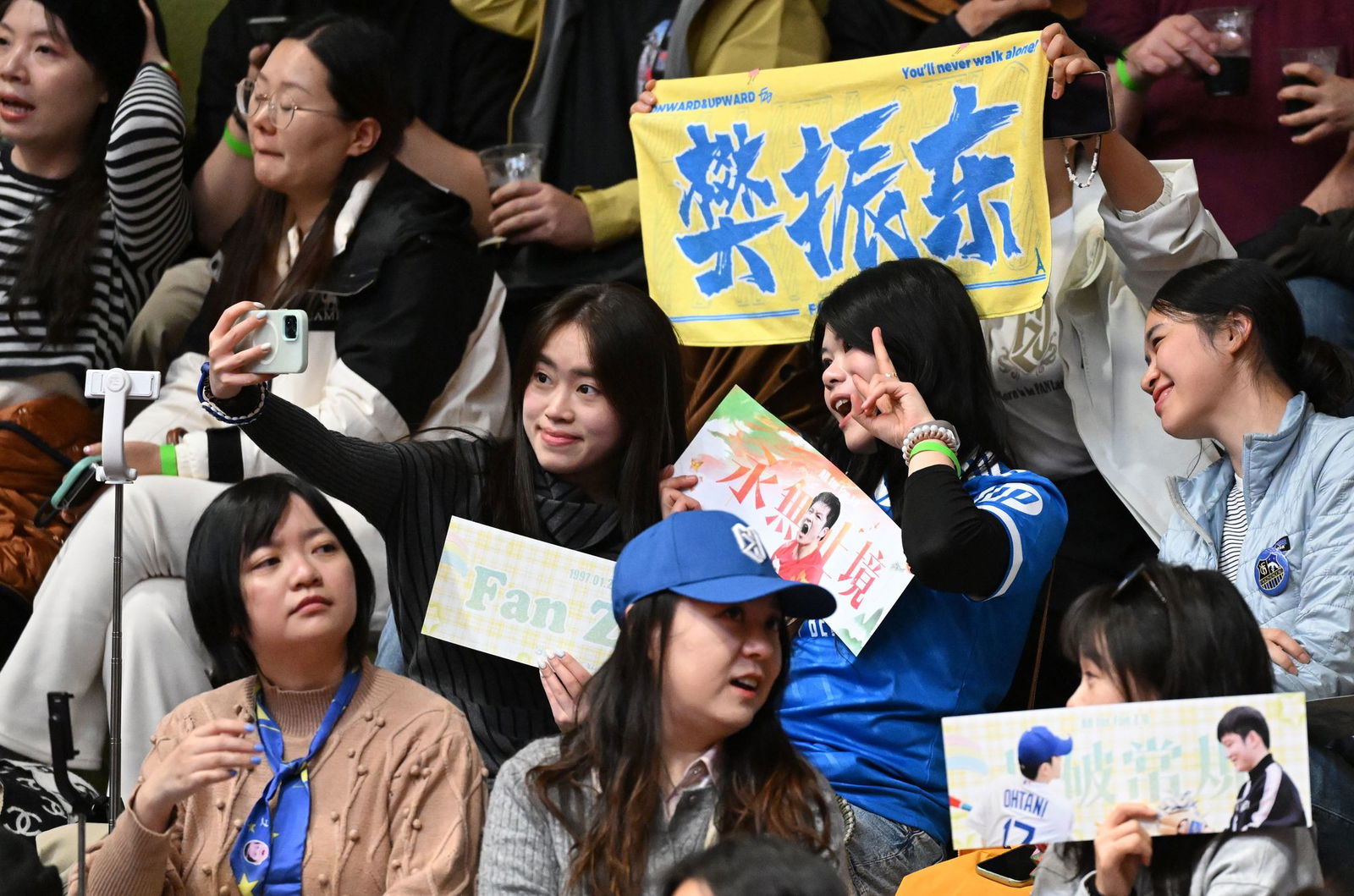 Chinesische Fans in der deutschen Bundesliga.