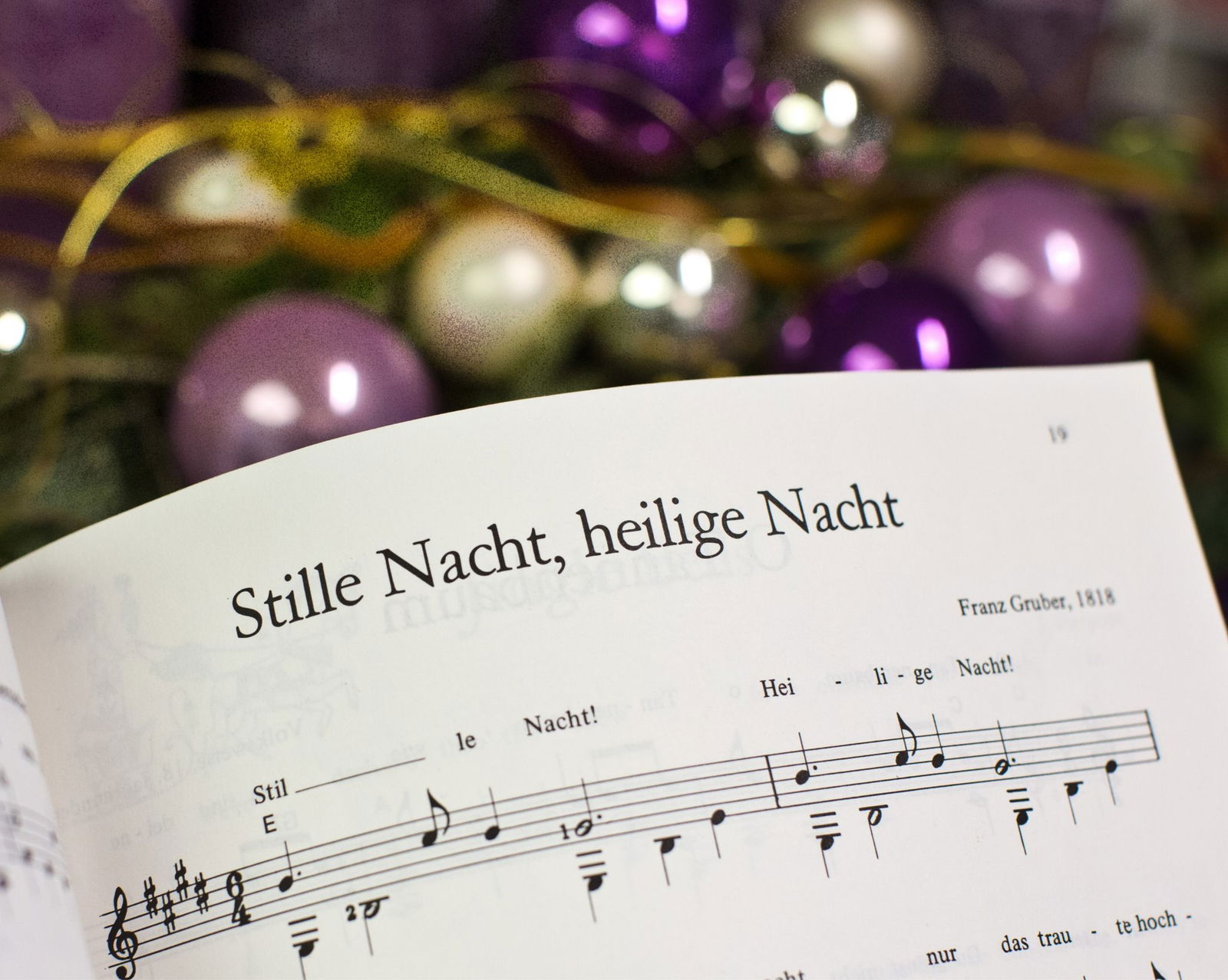 «Stille Nacht» gehört zu den besonders beliebten Weihnachtsliedern. (Symbolbild)