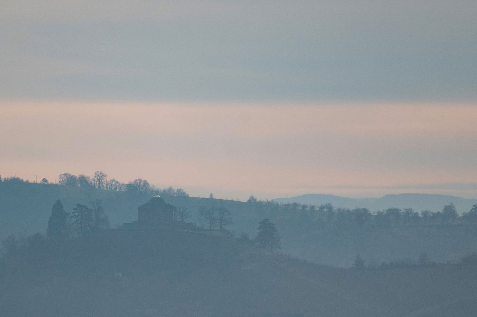 Mal Nebel, mal Sonnenschein wird im Südwesten erwartet. (Archivbild)