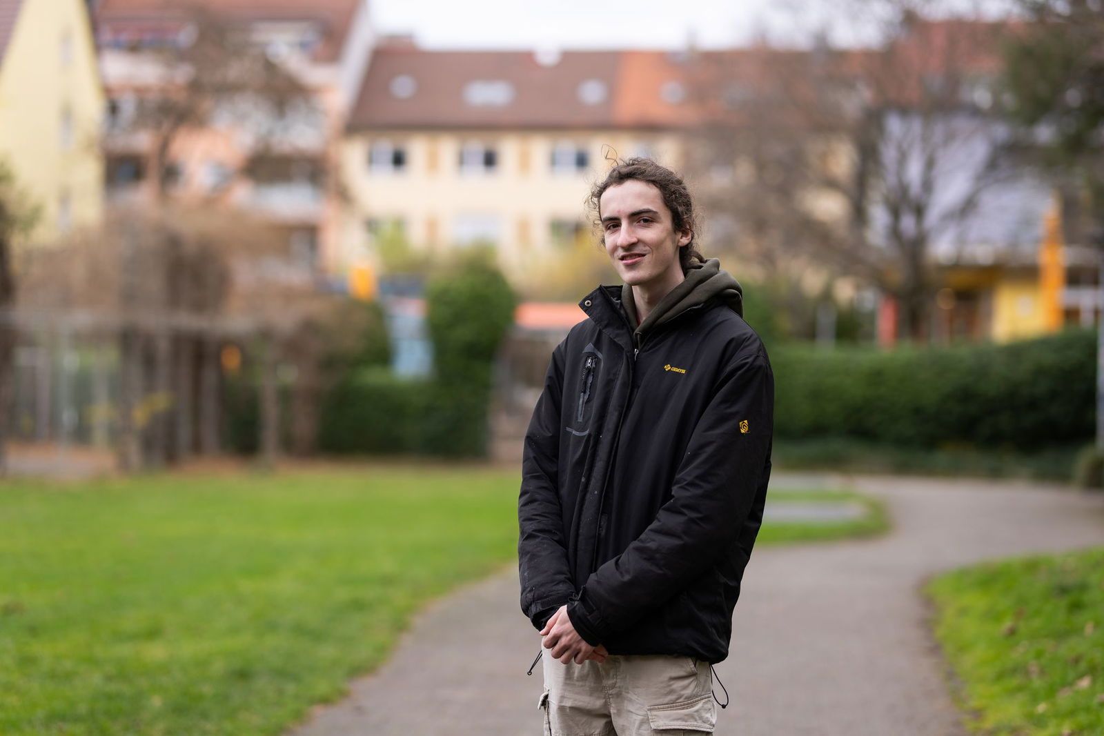 Ein Ex-Oberstufenschüler soll bearbeitete Fotos eines Jugendoffiziers der Bundeswehr verbreitet haben, die diesen in die Nähe der SS rücken sollen. (Archivbild)